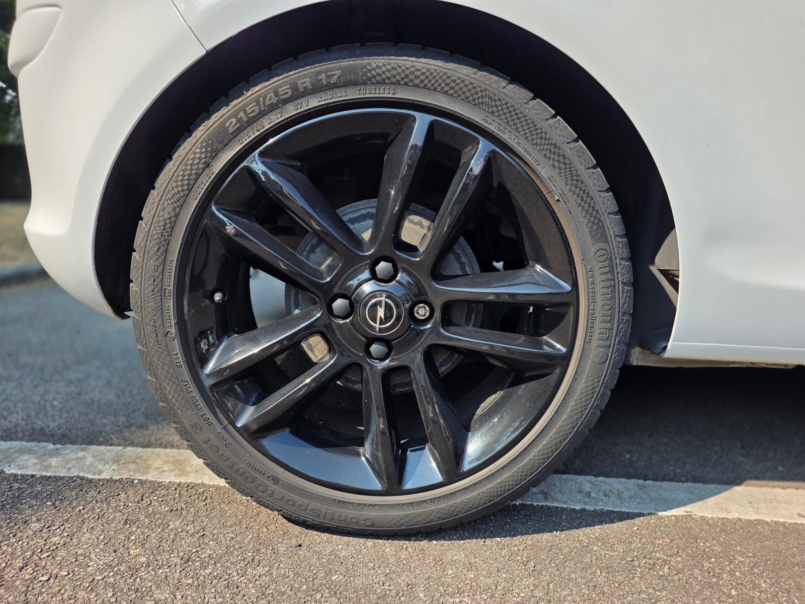 OPEL CORSA Color Edition – 1.4 Twinport 100ch BVM5