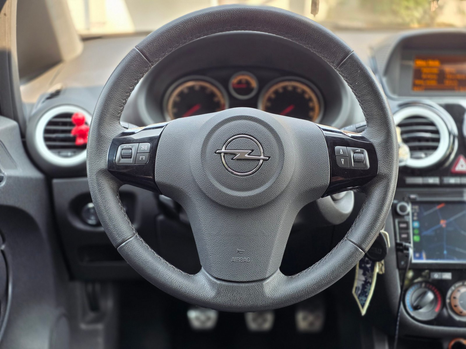 OPEL CORSA Color Edition – 1.4 Twinport 100ch BVM5