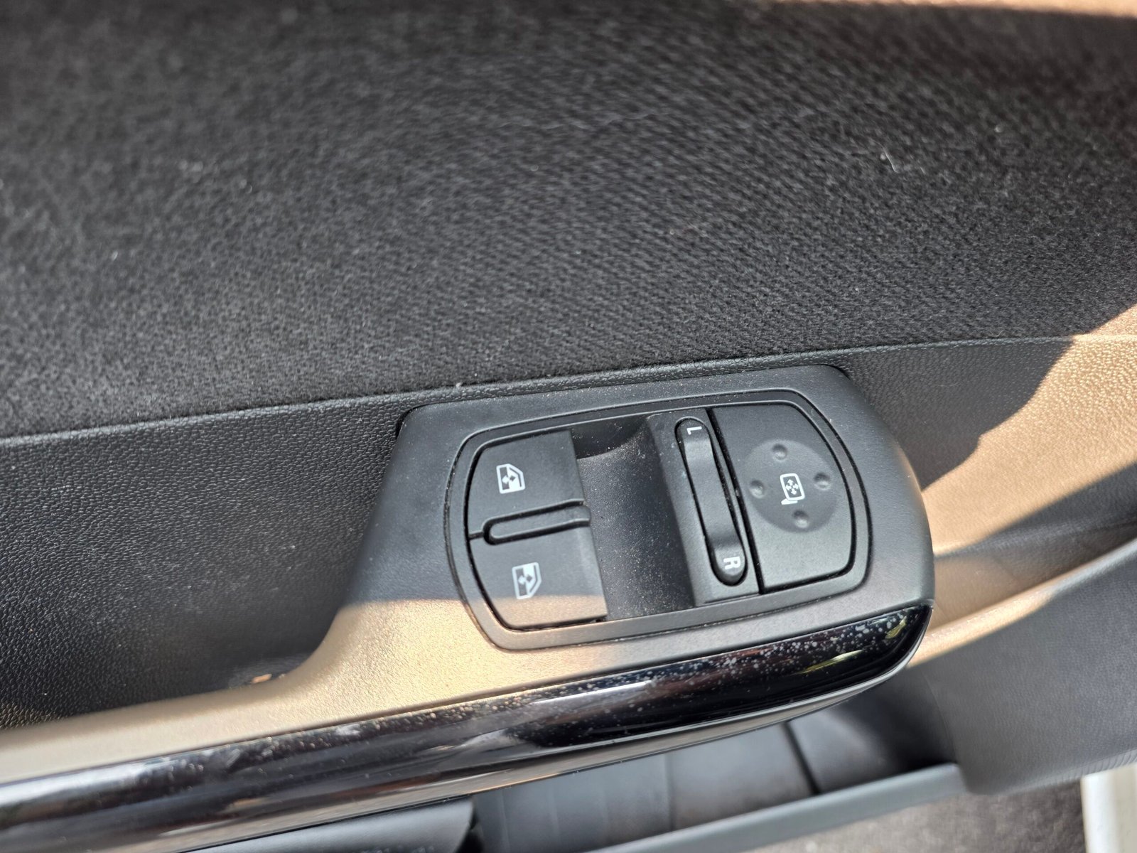 OPEL CORSA Color Edition – 1.4 Twinport 100ch BVM5