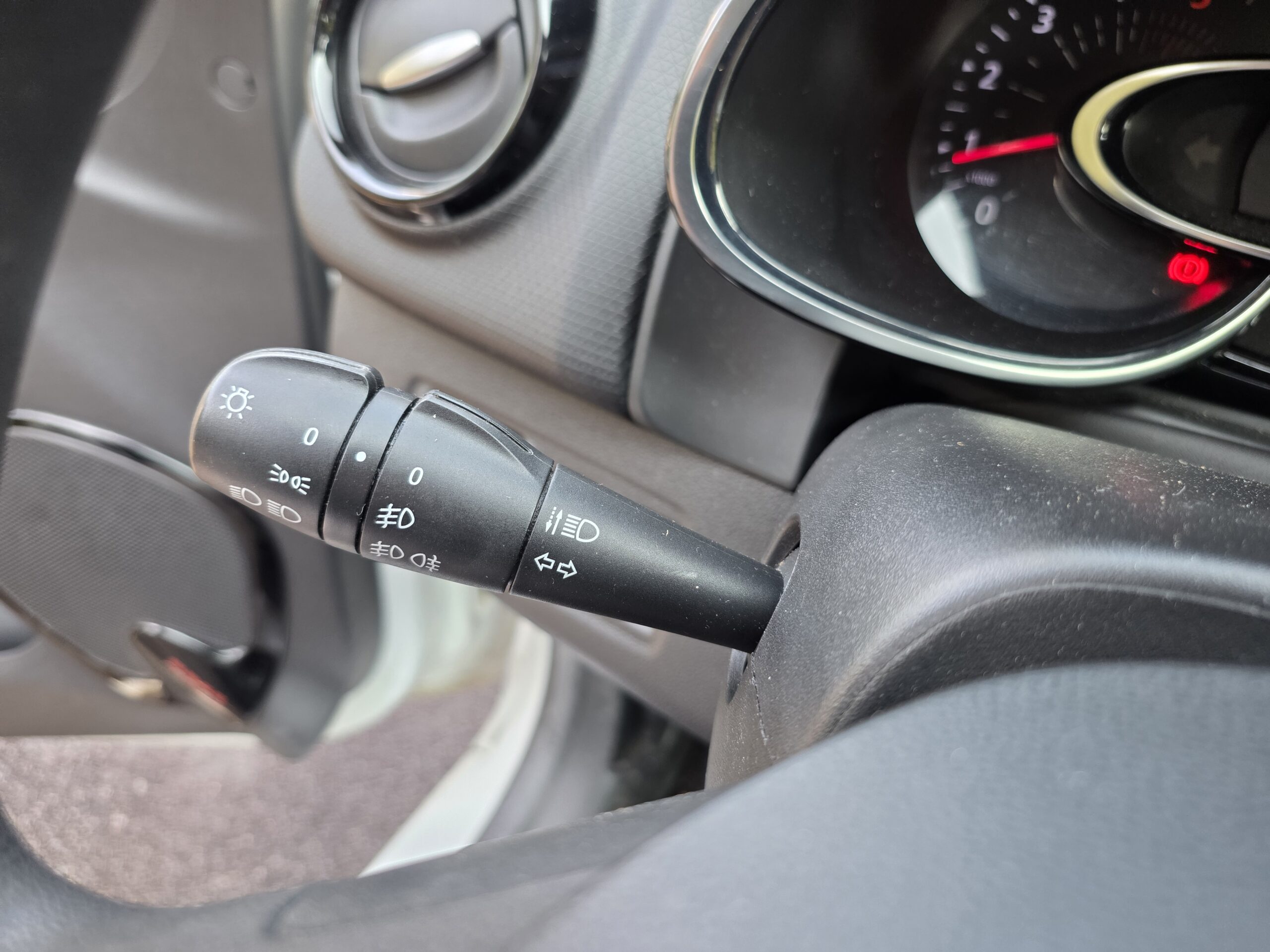 RENAULT CLIO IV Air Media Nav– 1.5 dCi 75ch BVM5