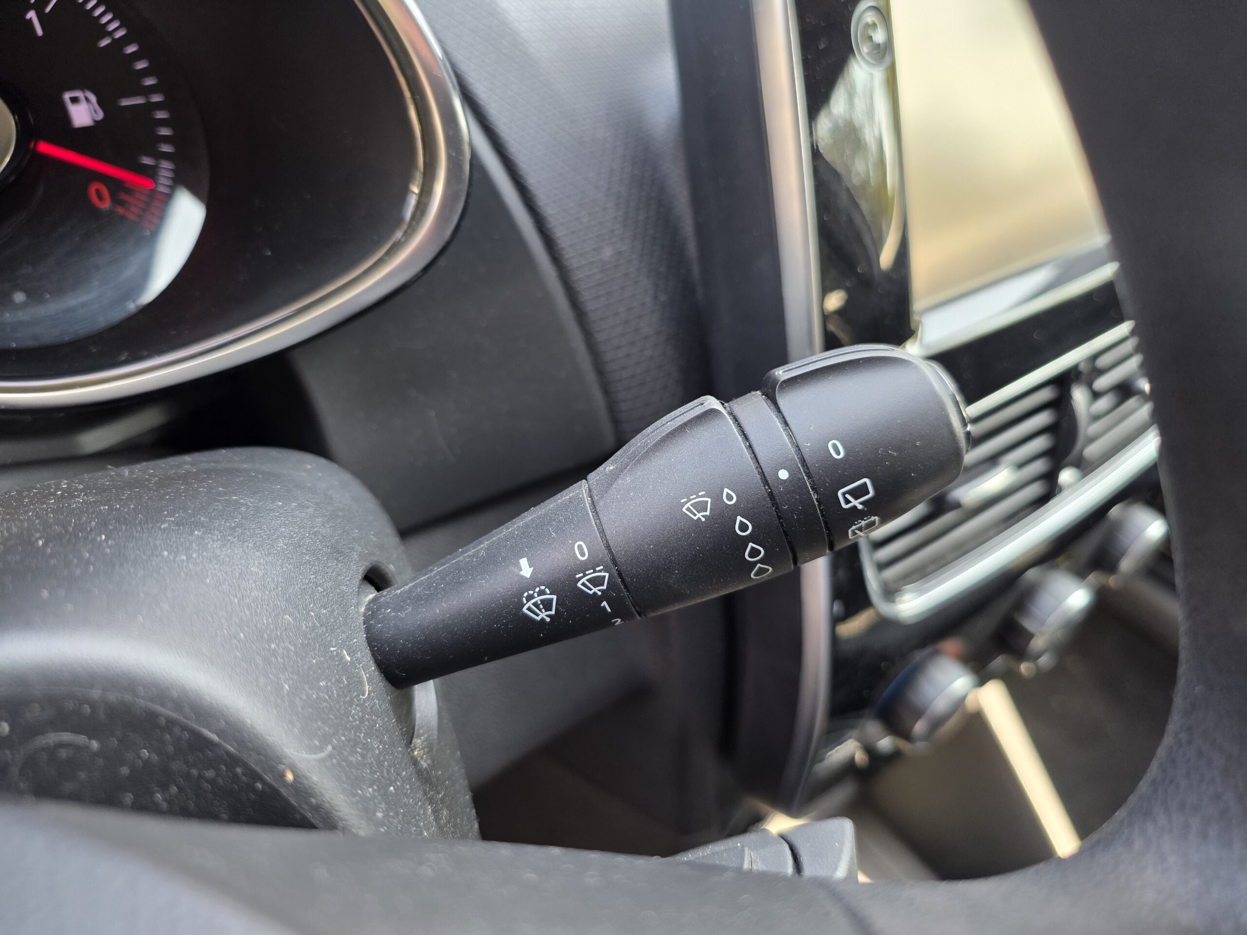 RENAULT CLIO IV Air Media Nav– 1.5 dCi 75ch BVM5
