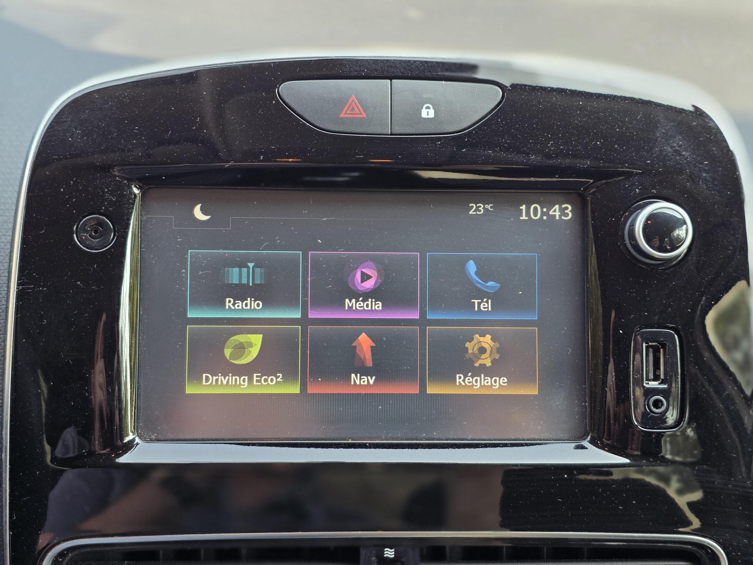 RENAULT CLIO IV Air Media Nav– 1.5 dCi 75ch BVM5