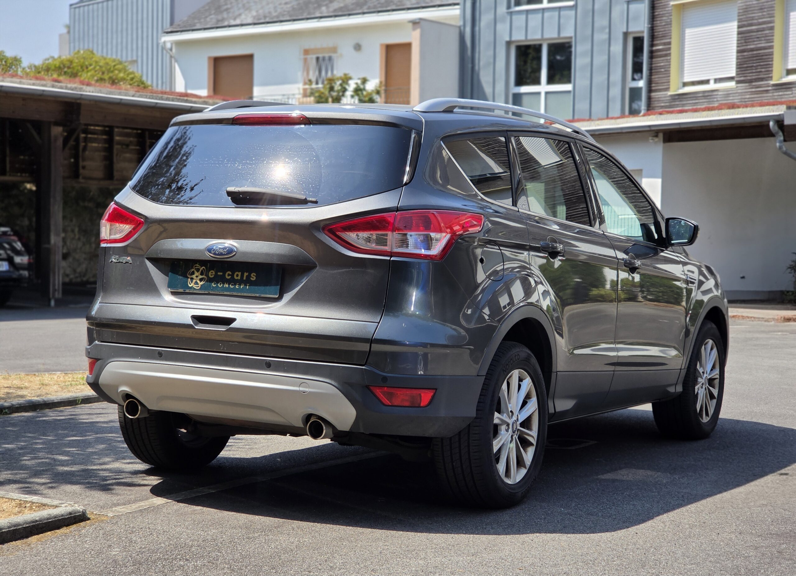 FORD KUGA TITANIUM – 2.0 TDCi 150ch BVM6 Première Main