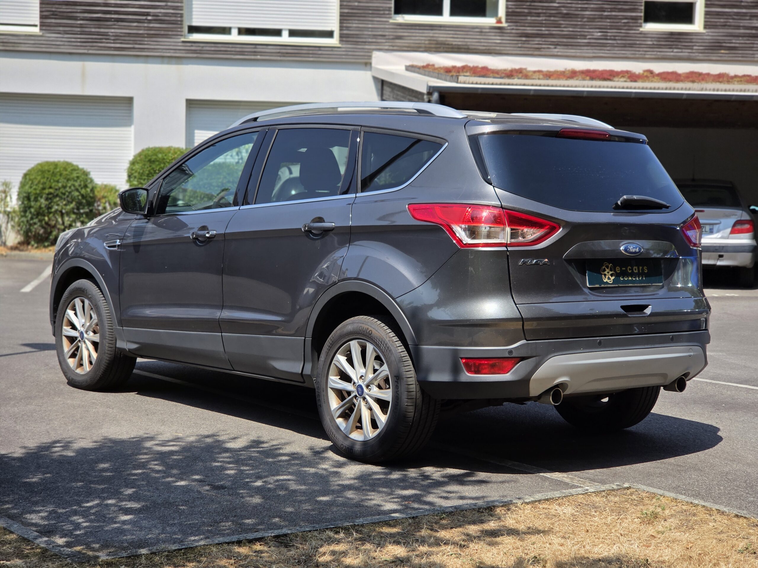 FORD KUGA TITANIUM – 2.0 TDCi 150ch BVM6 Première Main