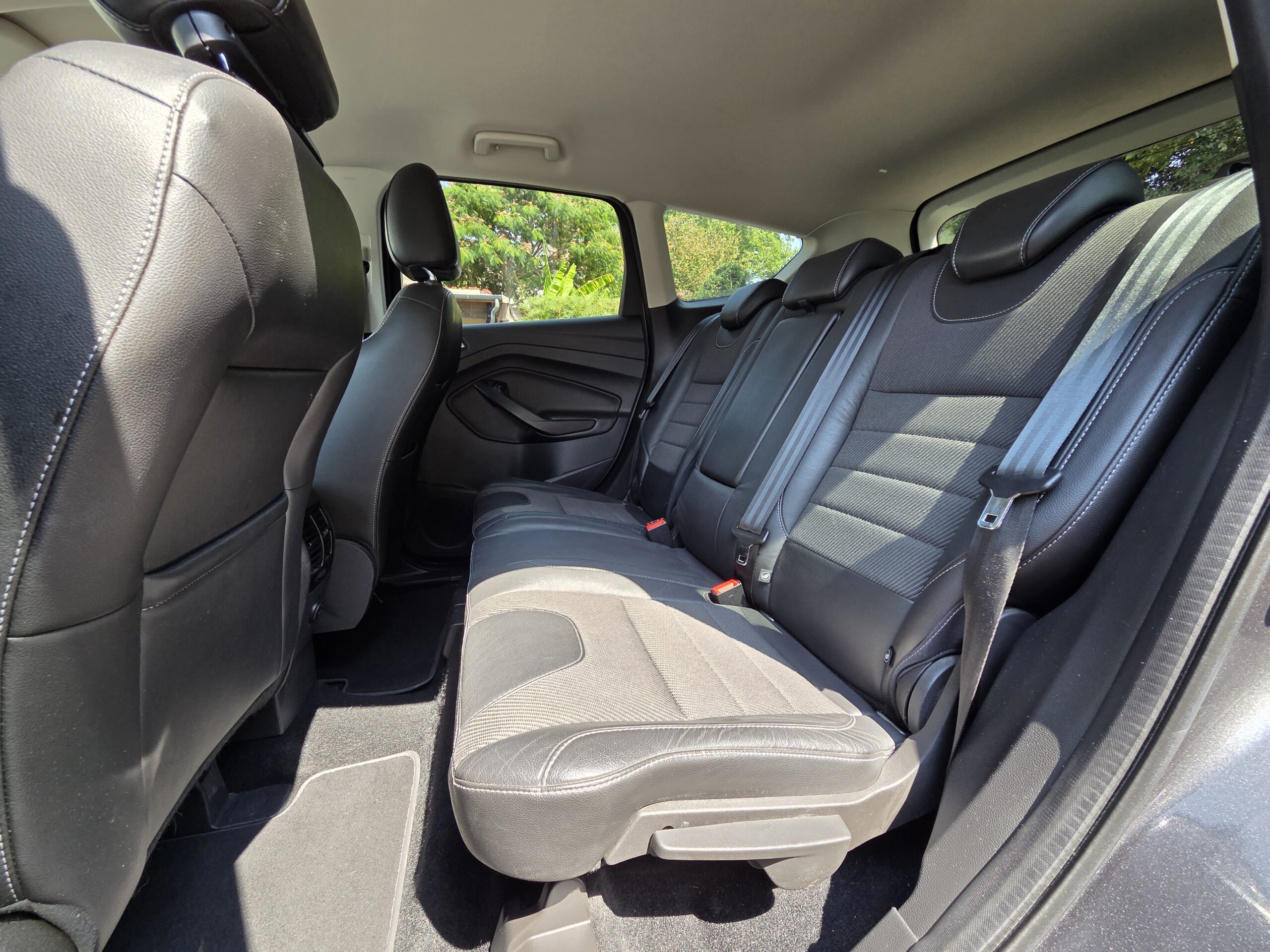 FORD KUGA TITANIUM – 2.0 TDCi 150ch BVM6 Première Main