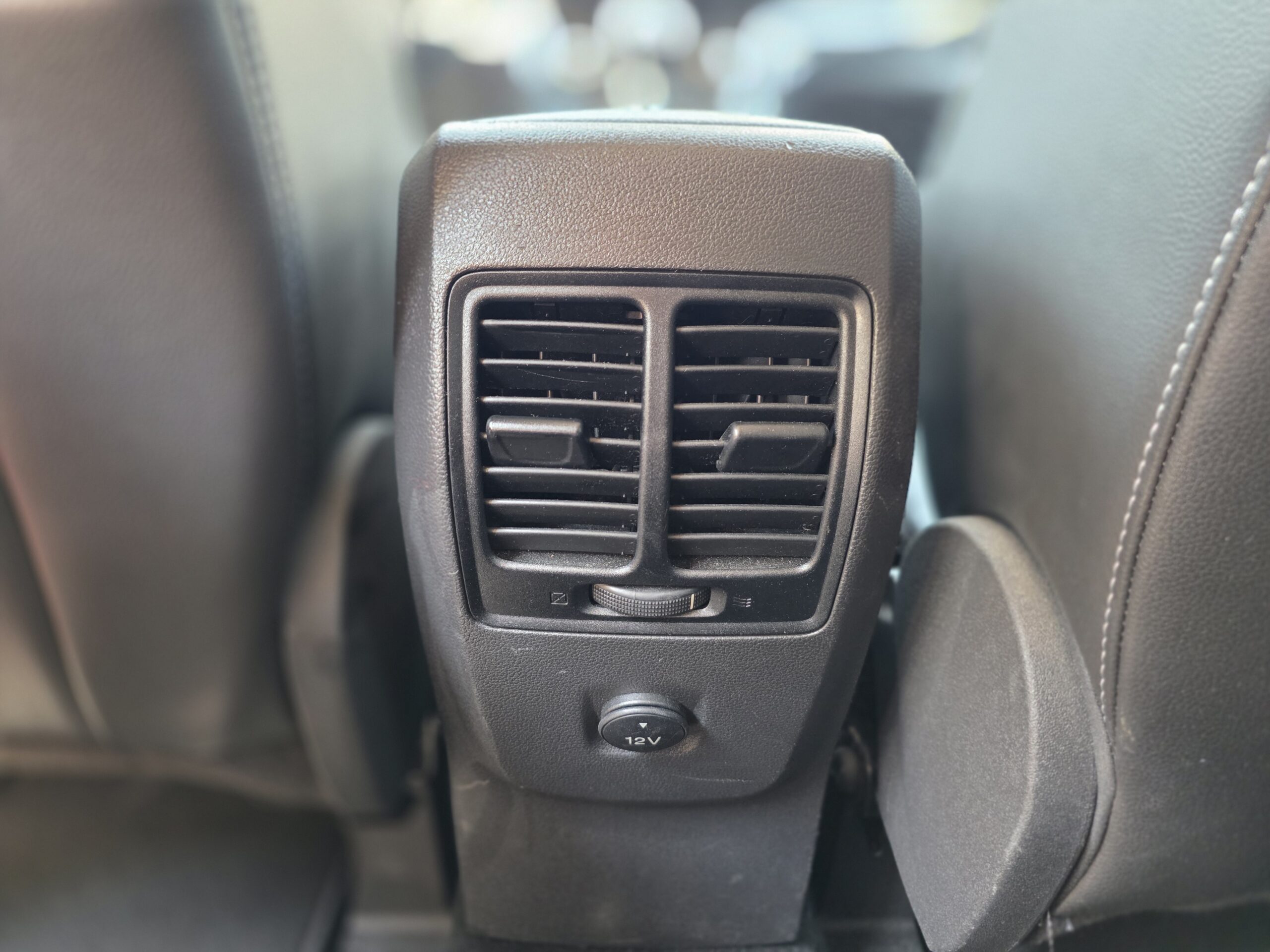 FORD KUGA TITANIUM – 2.0 TDCi 150ch BVM6 Première Main