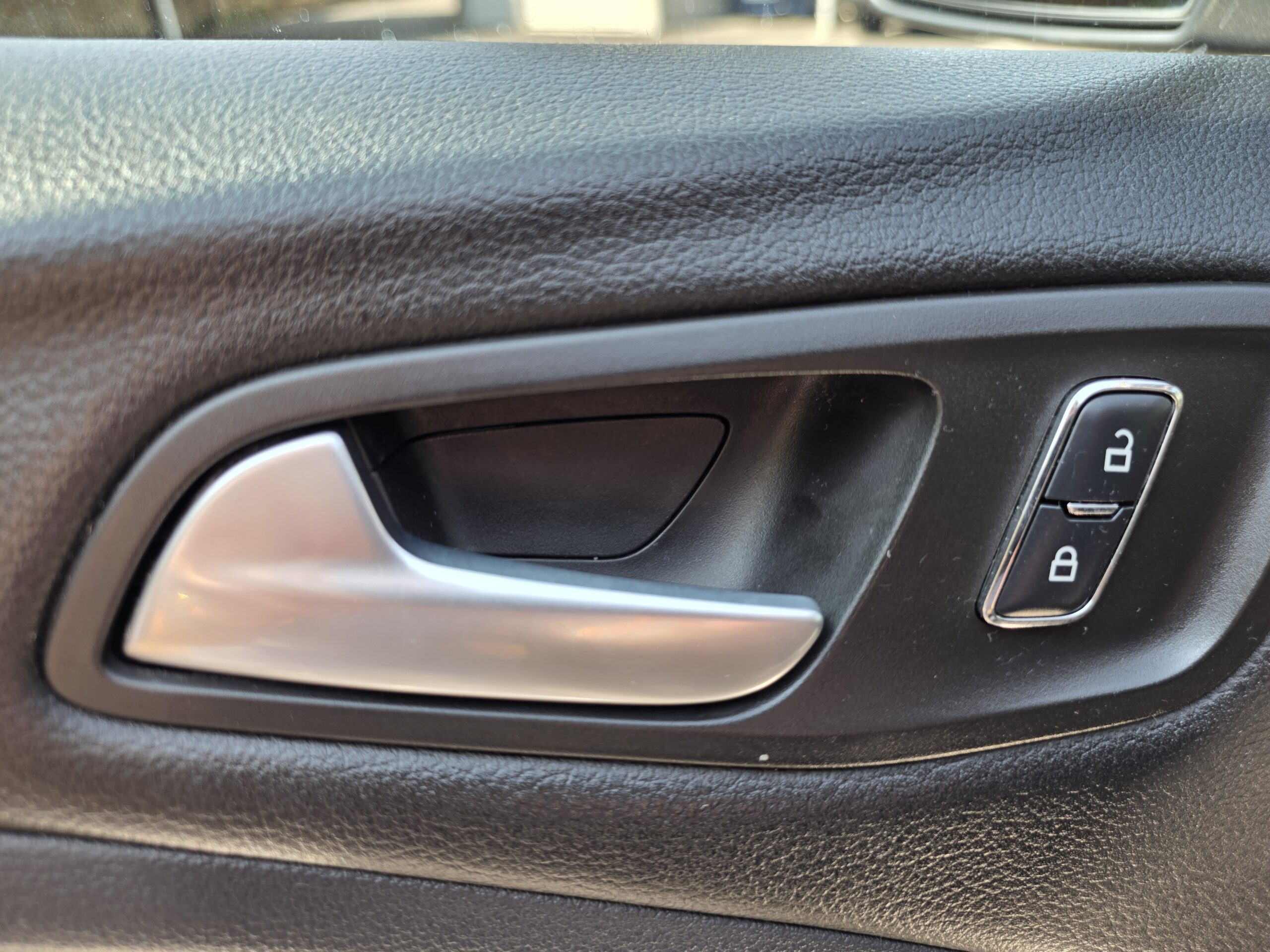FORD KUGA TITANIUM – 2.0 TDCi 150ch BVM6 Première Main