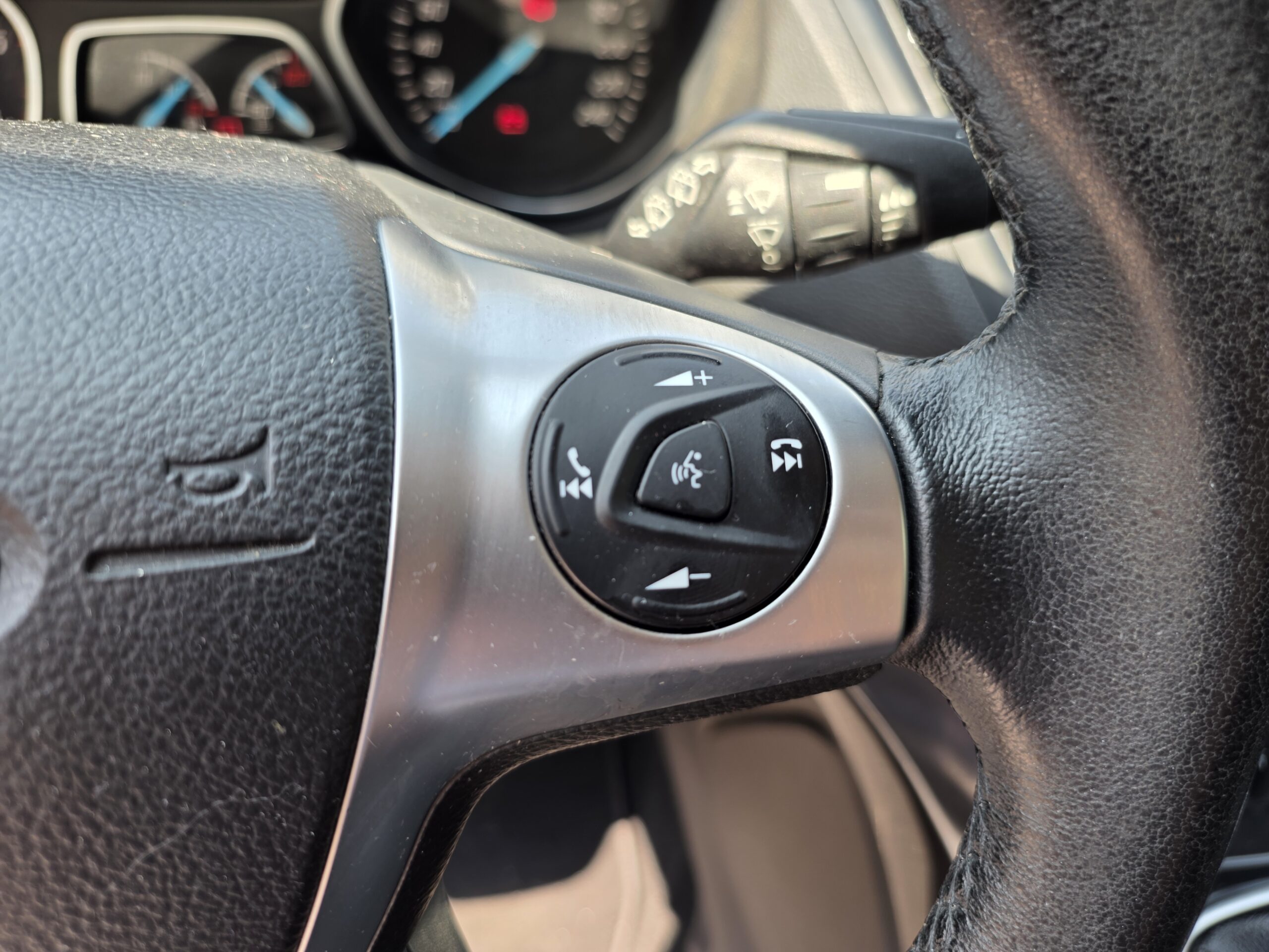 FORD KUGA TITANIUM – 2.0 TDCi 150ch BVM6 Première Main
