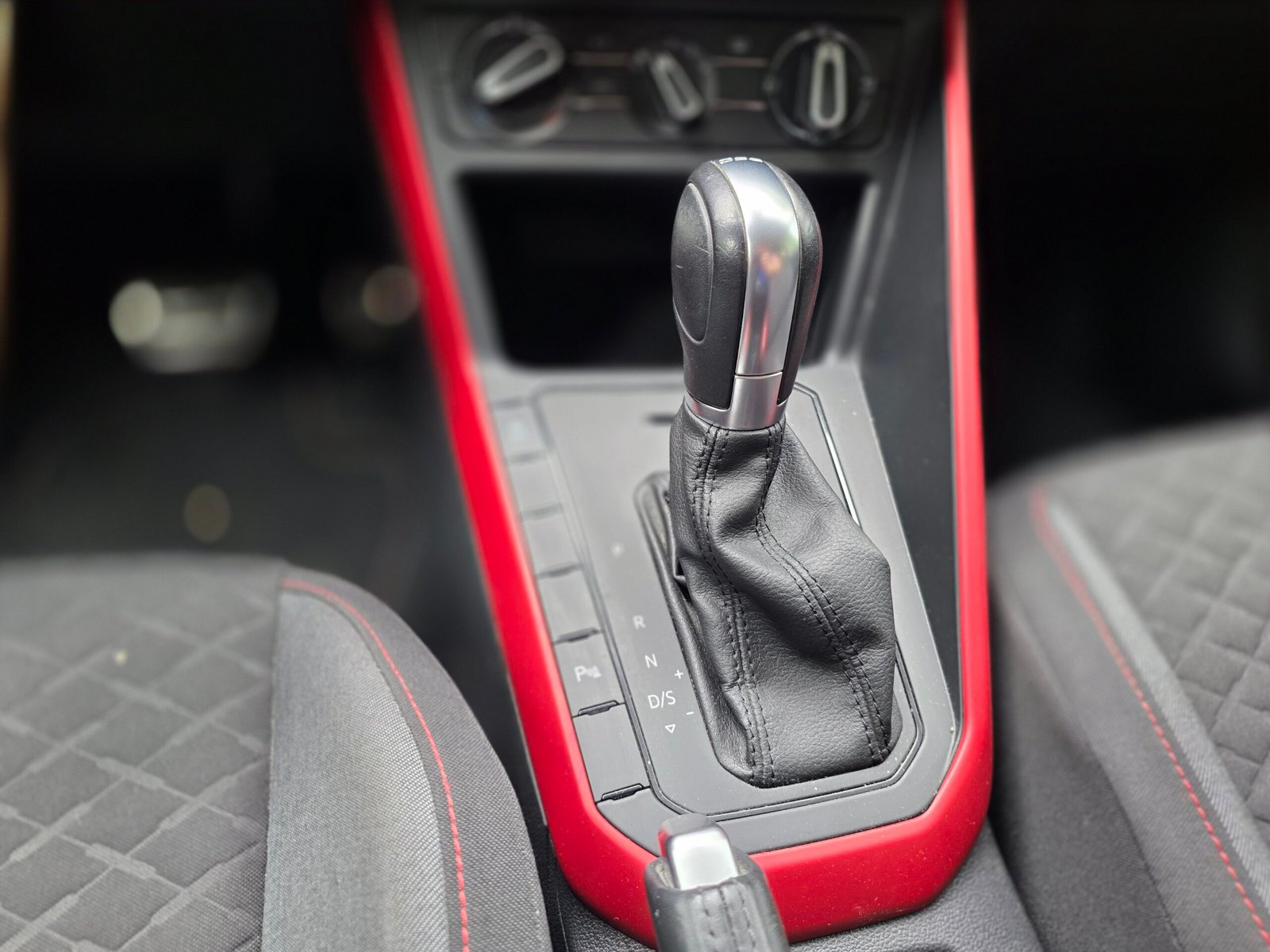 VOLKSWAGEN POLO – 1.0 TSi 95ch DSG7 Finition LOUNGE