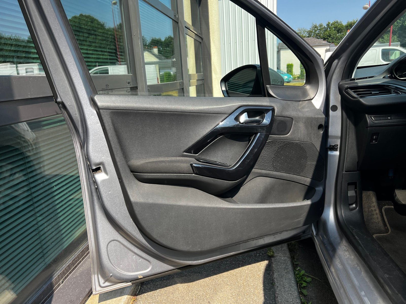 Peugeot 208 « Active » – 1.5L BlueHDI 100Ch