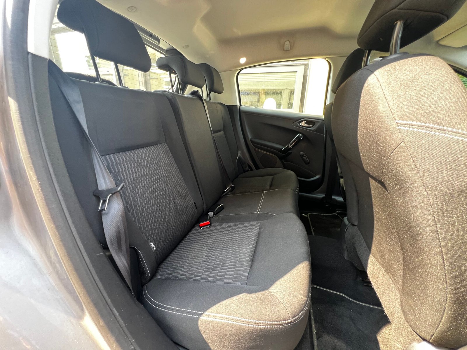 Peugeot 208 « Active » – 1.5L BlueHDI 100Ch