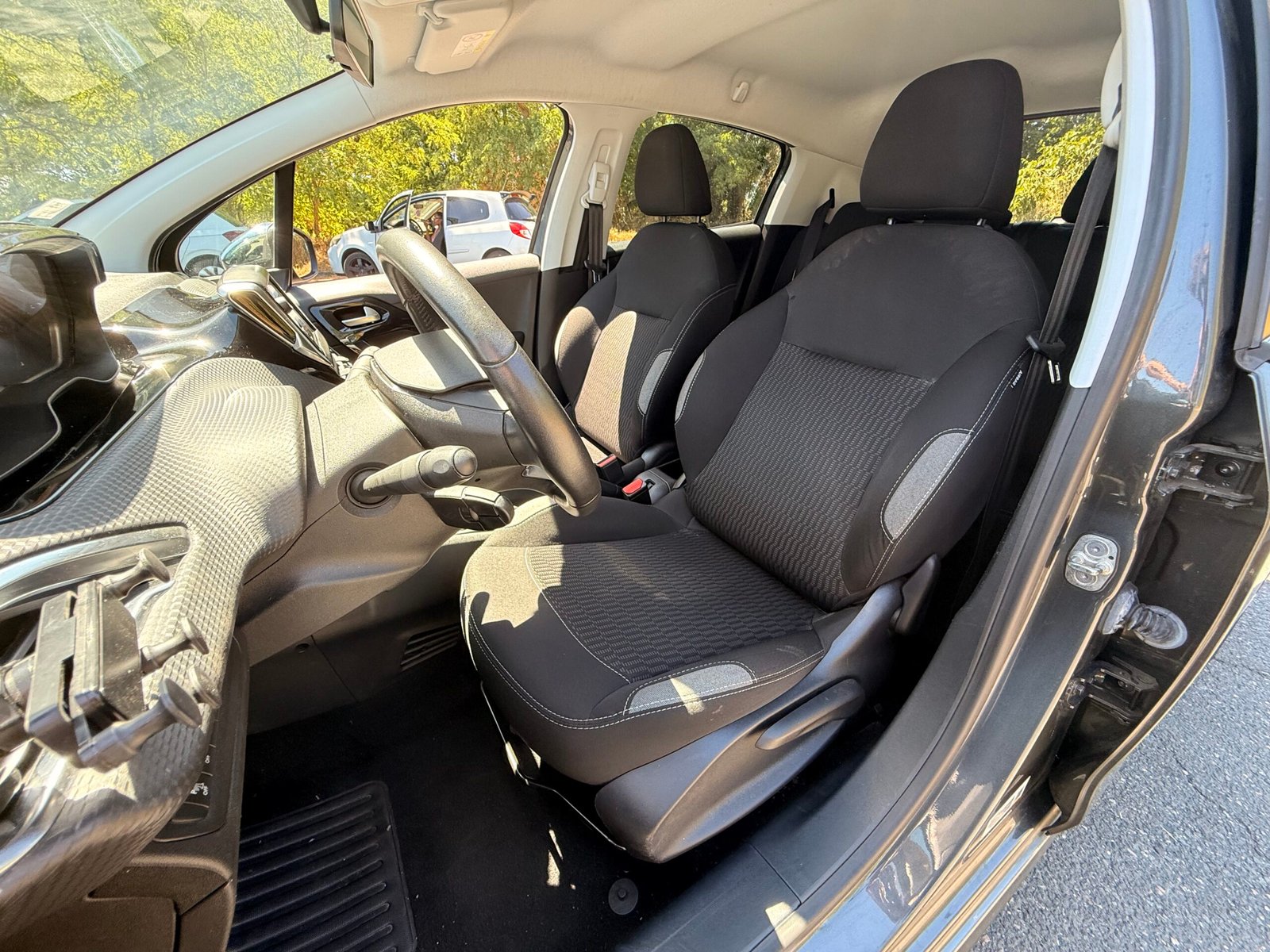 PEUGEOT 208 I Phase 2 5 Portes 1.2 VTi 82 cv / Style
