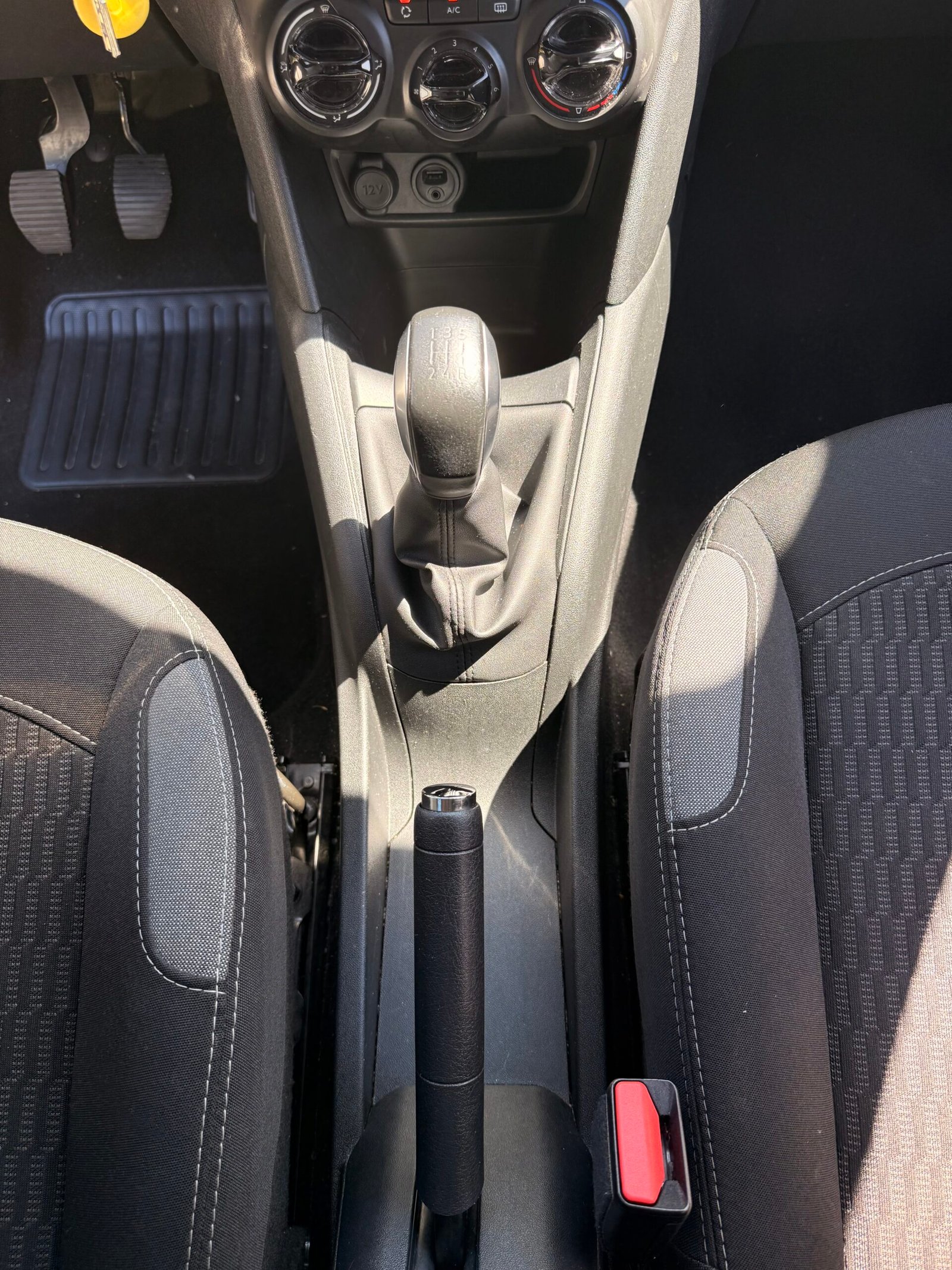 PEUGEOT 208 I Phase 2 5 Portes 1.2 VTi 82 cv / Style