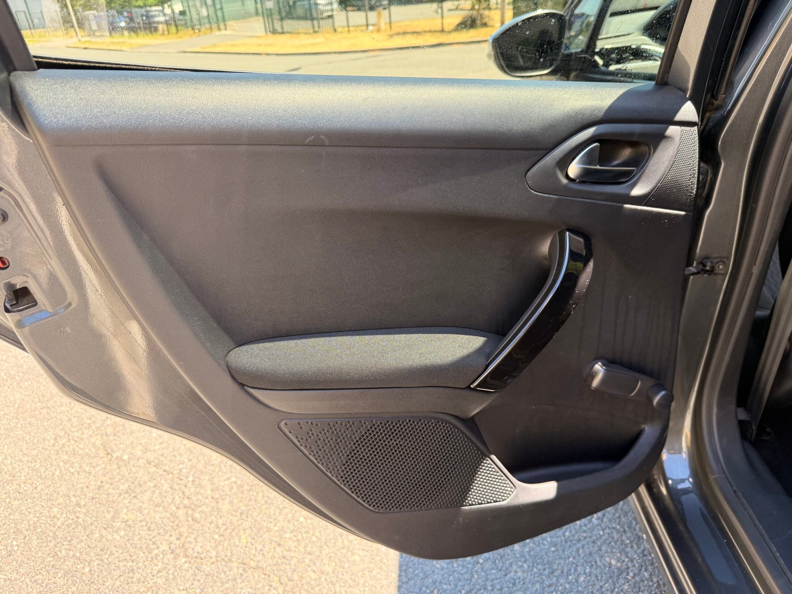 PEUGEOT 208 I Phase 2 5 Portes 1.2 VTi 82 cv / Style