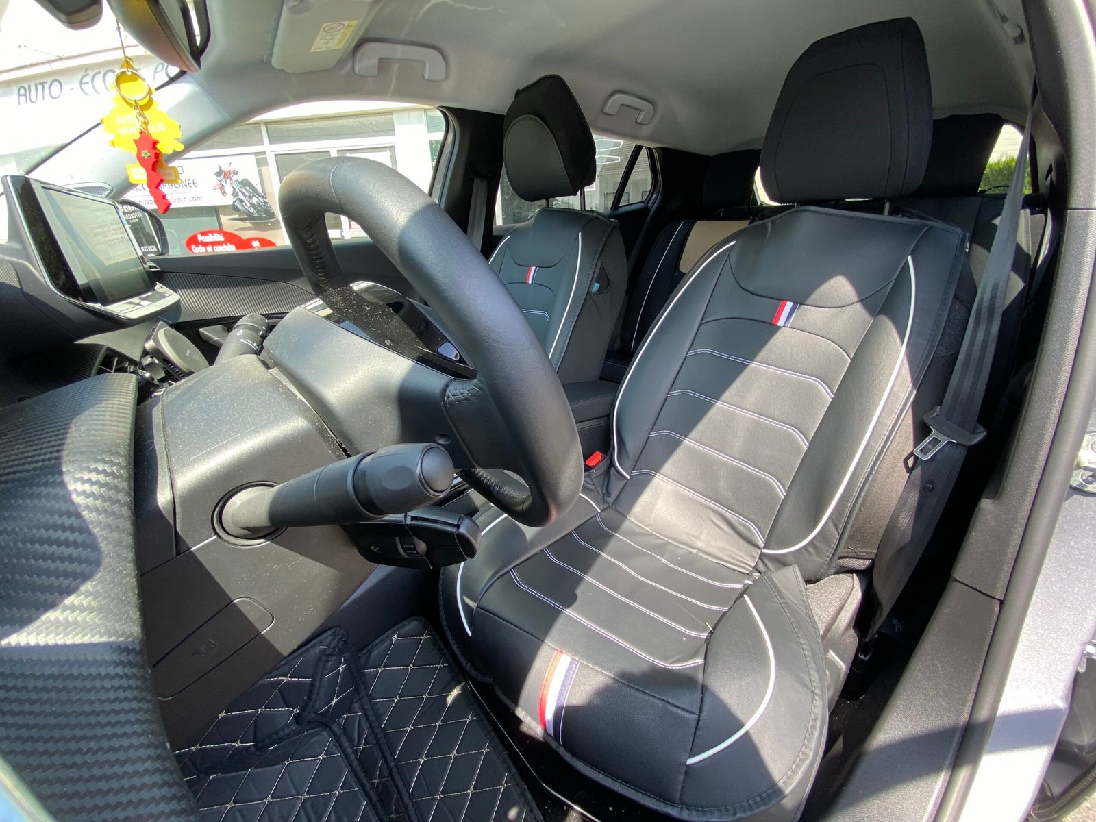 PEUGEOT e-2008 Style 100kW 136 cv Boîte auto