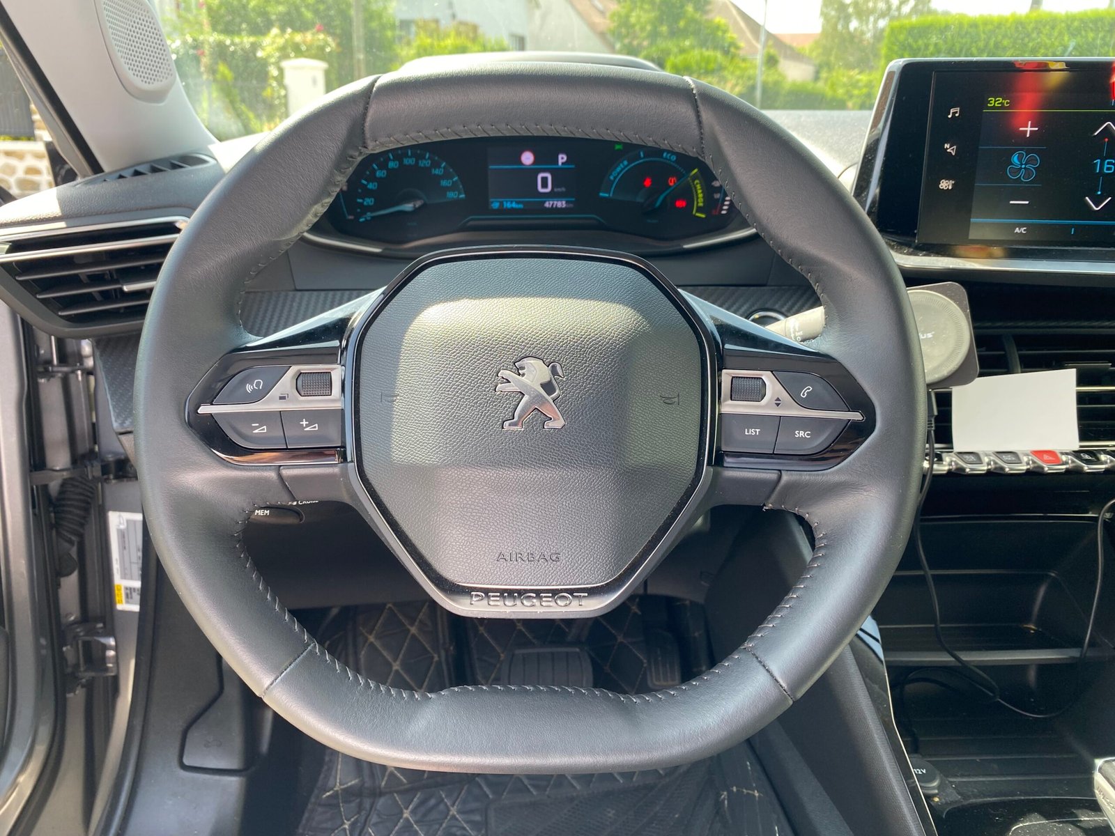 PEUGEOT e-2008 Style 100kW 136 cv Boîte auto