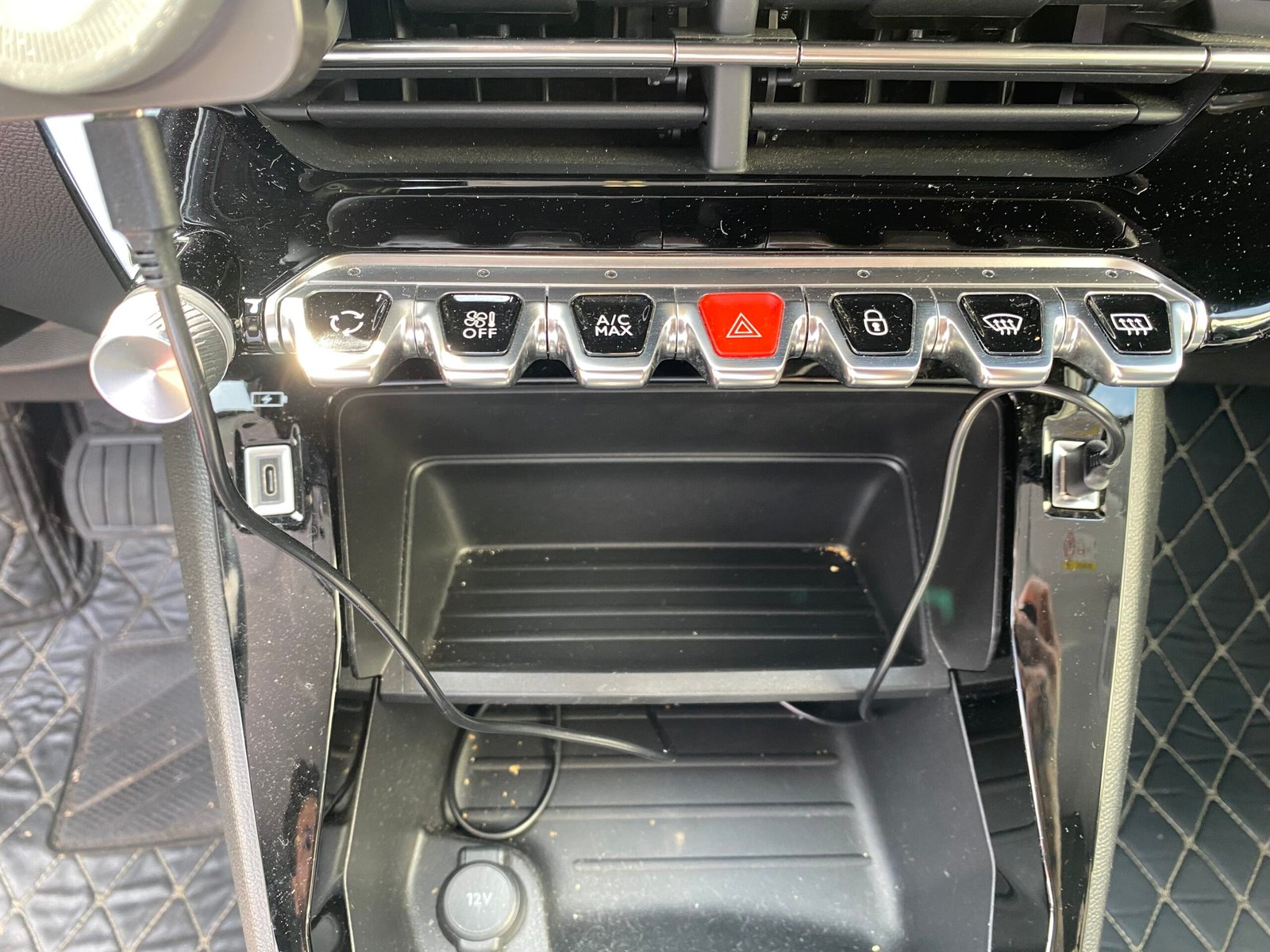 PEUGEOT e-2008 Style 100kW 136 cv Boîte auto