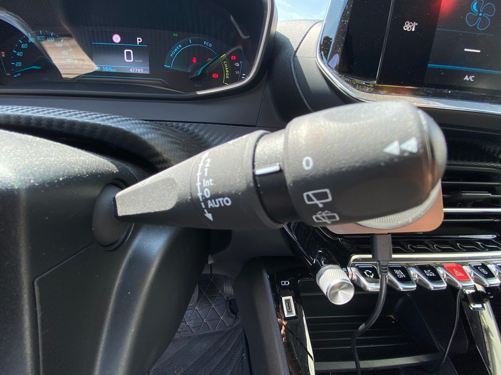 PEUGEOT e-2008 Style 100kW 136 cv Boîte auto