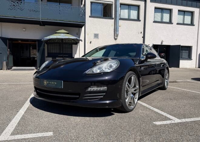 PORSCHE Panamera S 4.8 i V8 400 cv Boîte auto