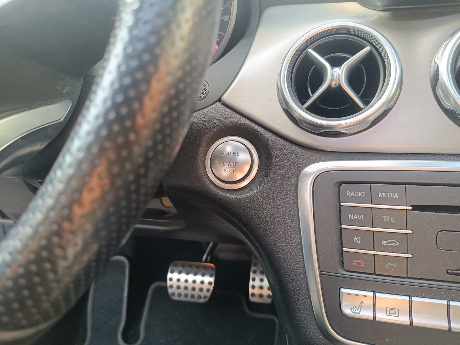 MERCEDES-BENZ Classe GLA (Phase 2) fascination pack amg 220 2.1 d 177 ch