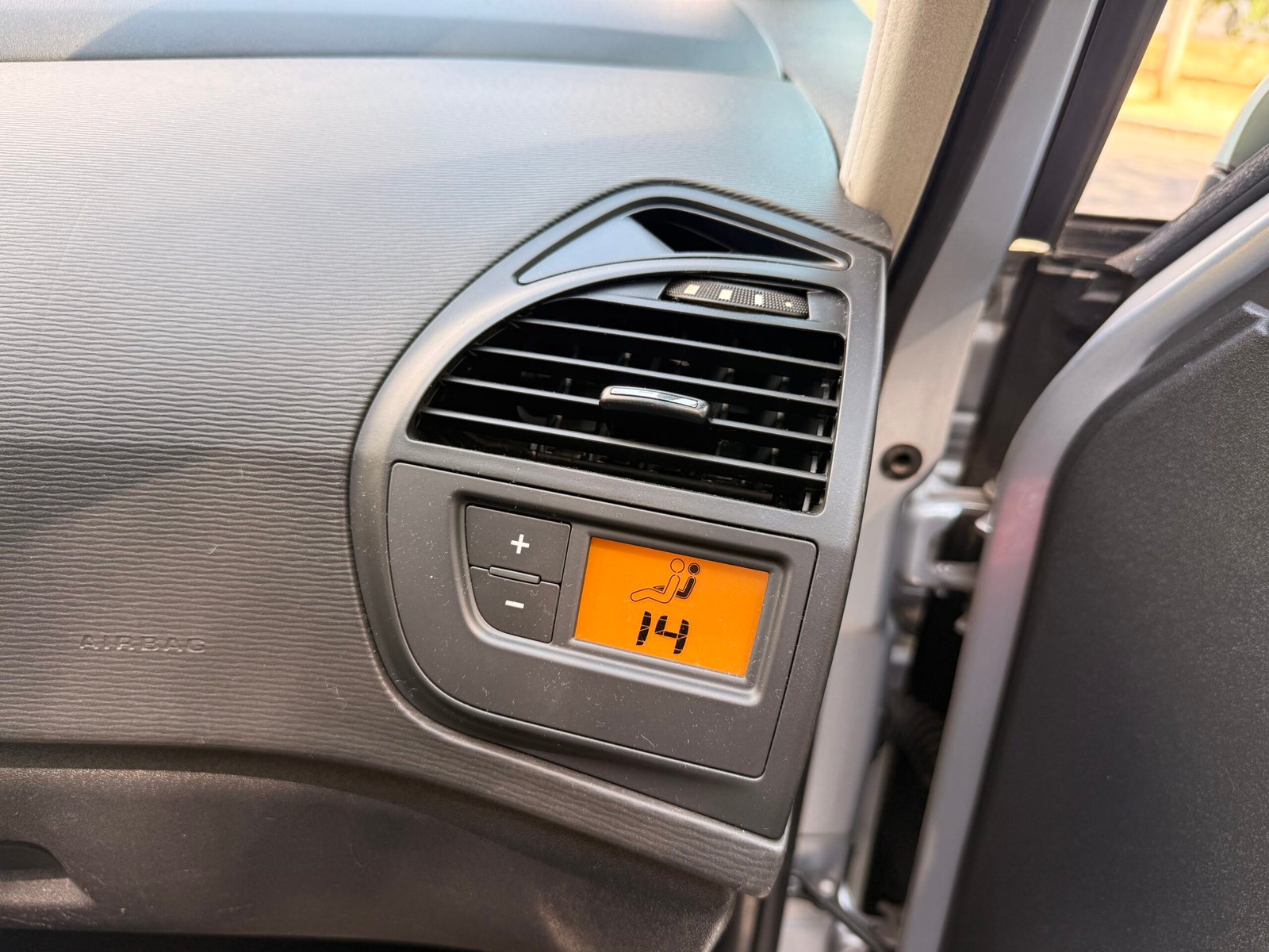 CITROËN C4 Picasso 1.6 VTi 120 cv / Attraction