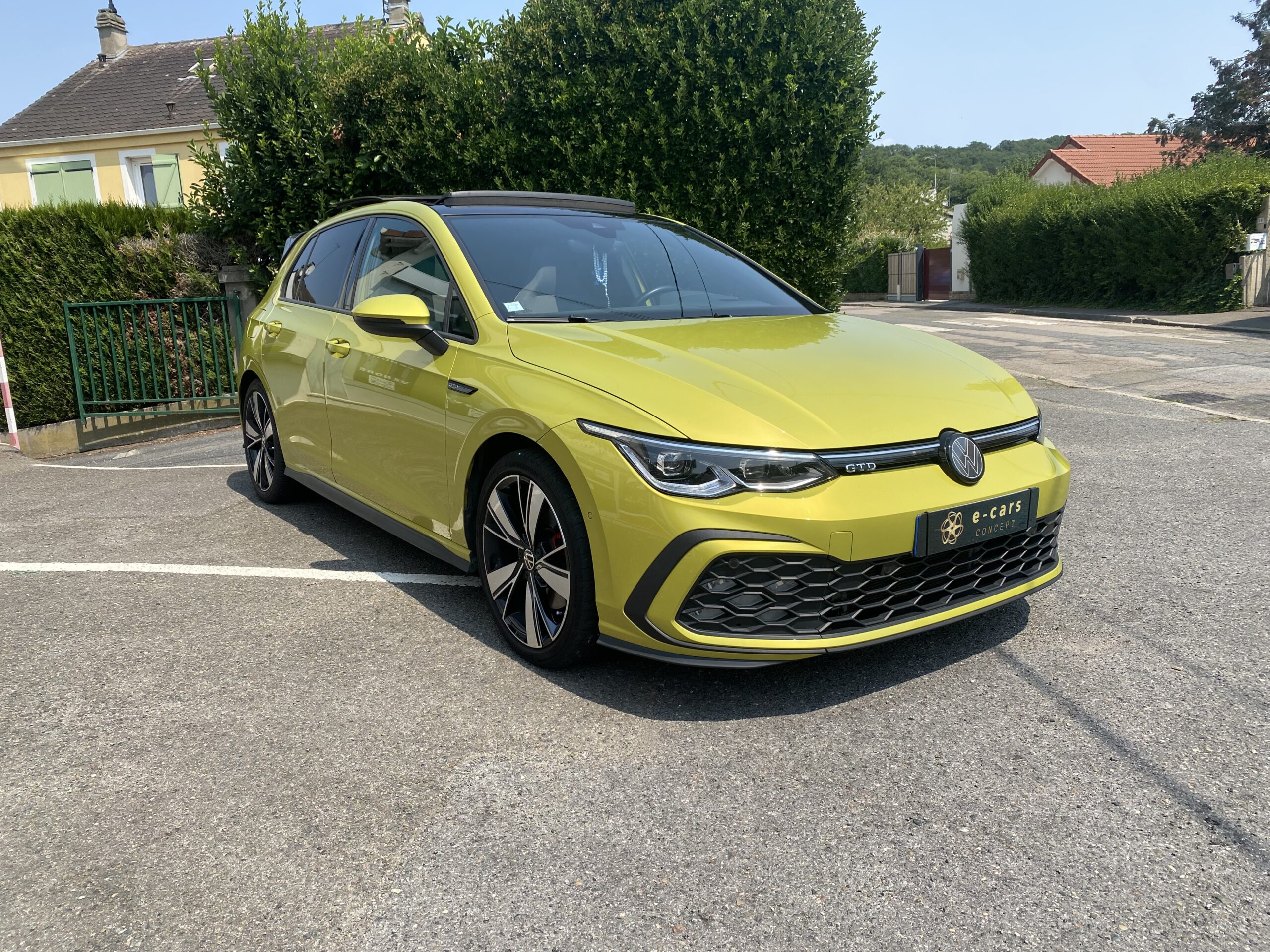 VOLKSWAGEN Golf 8 VIII GTD 2.0 TDi DSG7 200 cv Boîte auto