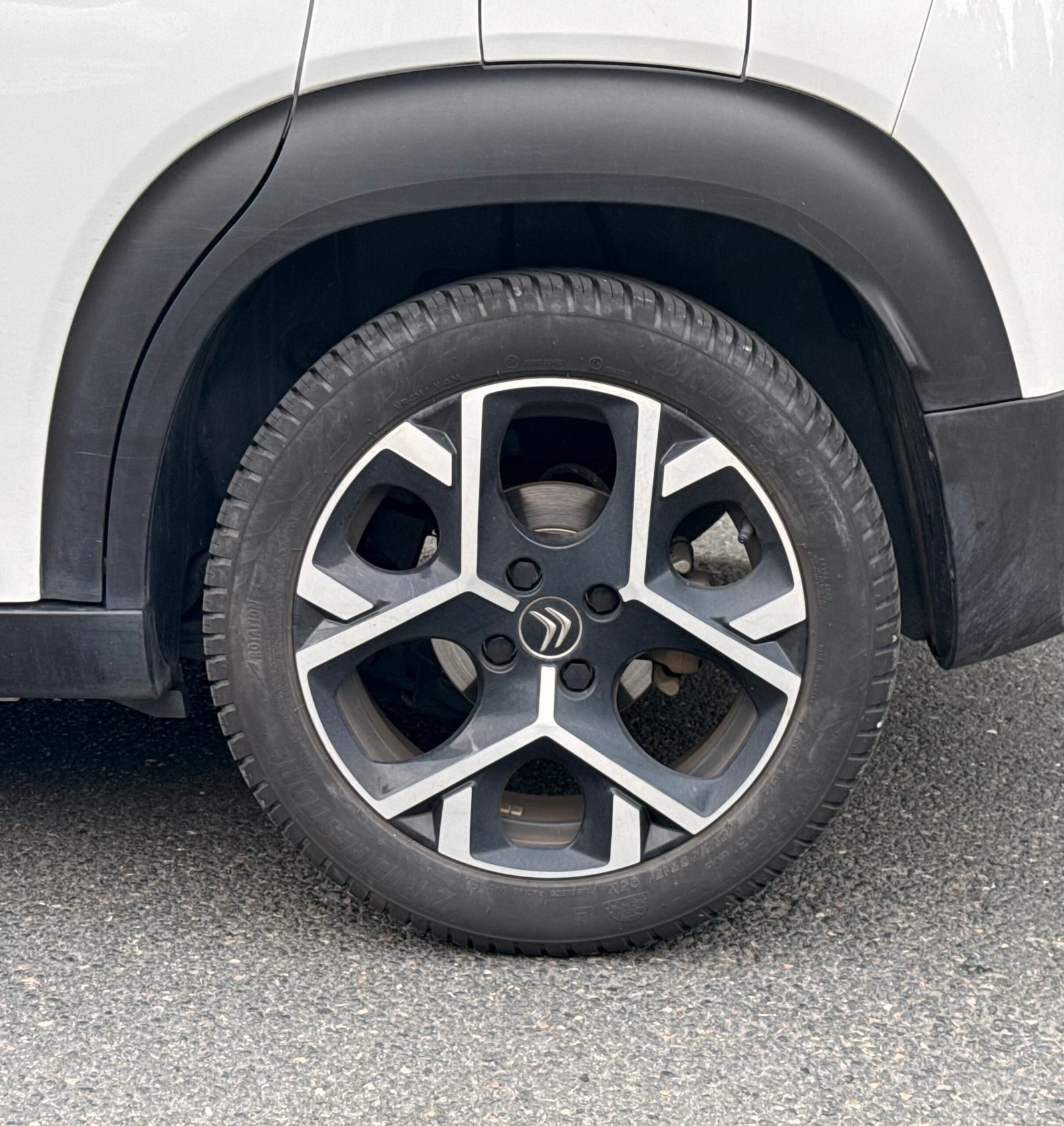 Citroën C3 Aircross Shine 1.2 PureTech 130 ch EAT6 Boite auto / Entretiens en concession