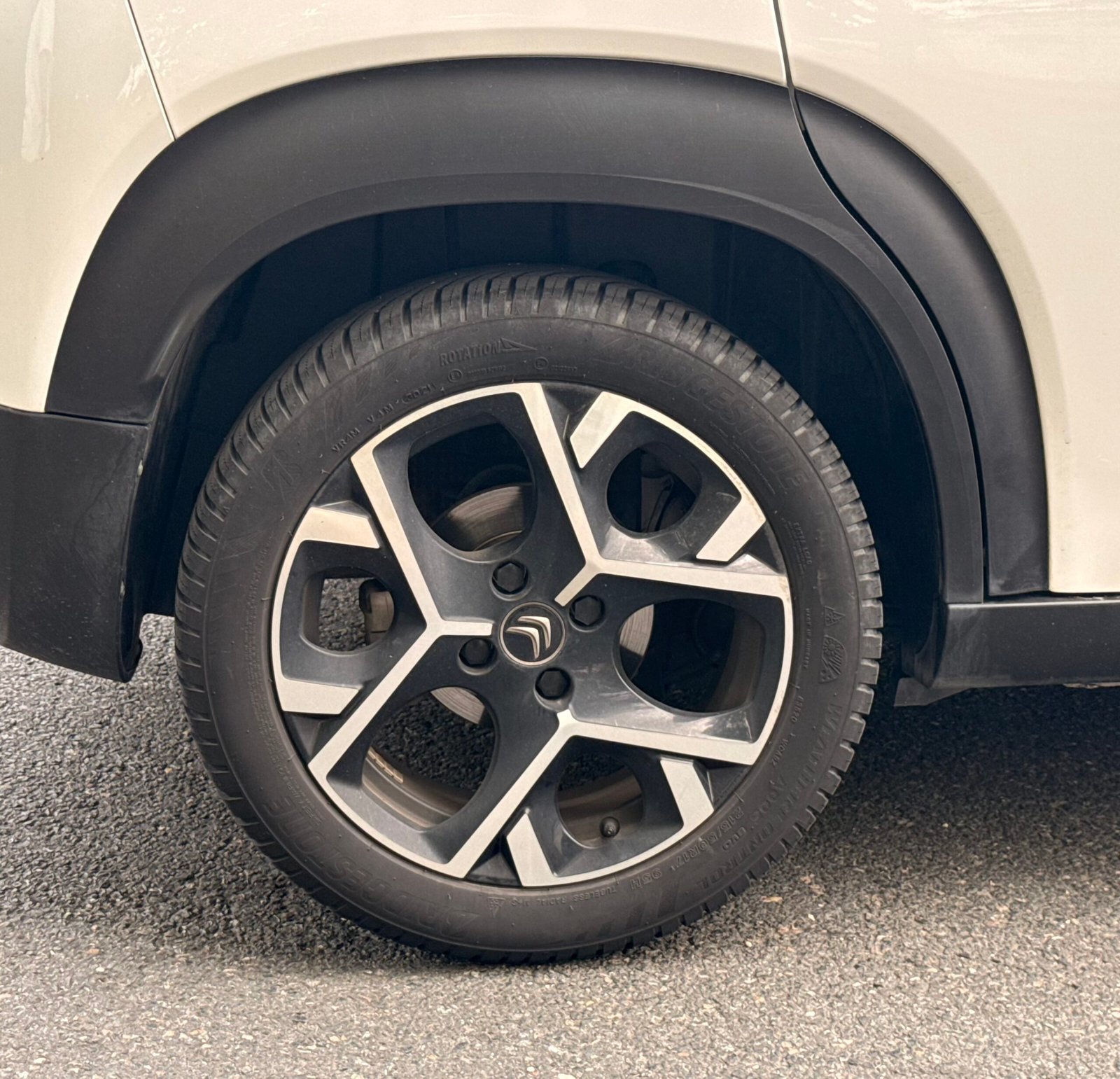 Citroën C3 Aircross Shine 1.2 PureTech 130 ch EAT6 Boite auto / Entretiens en concession