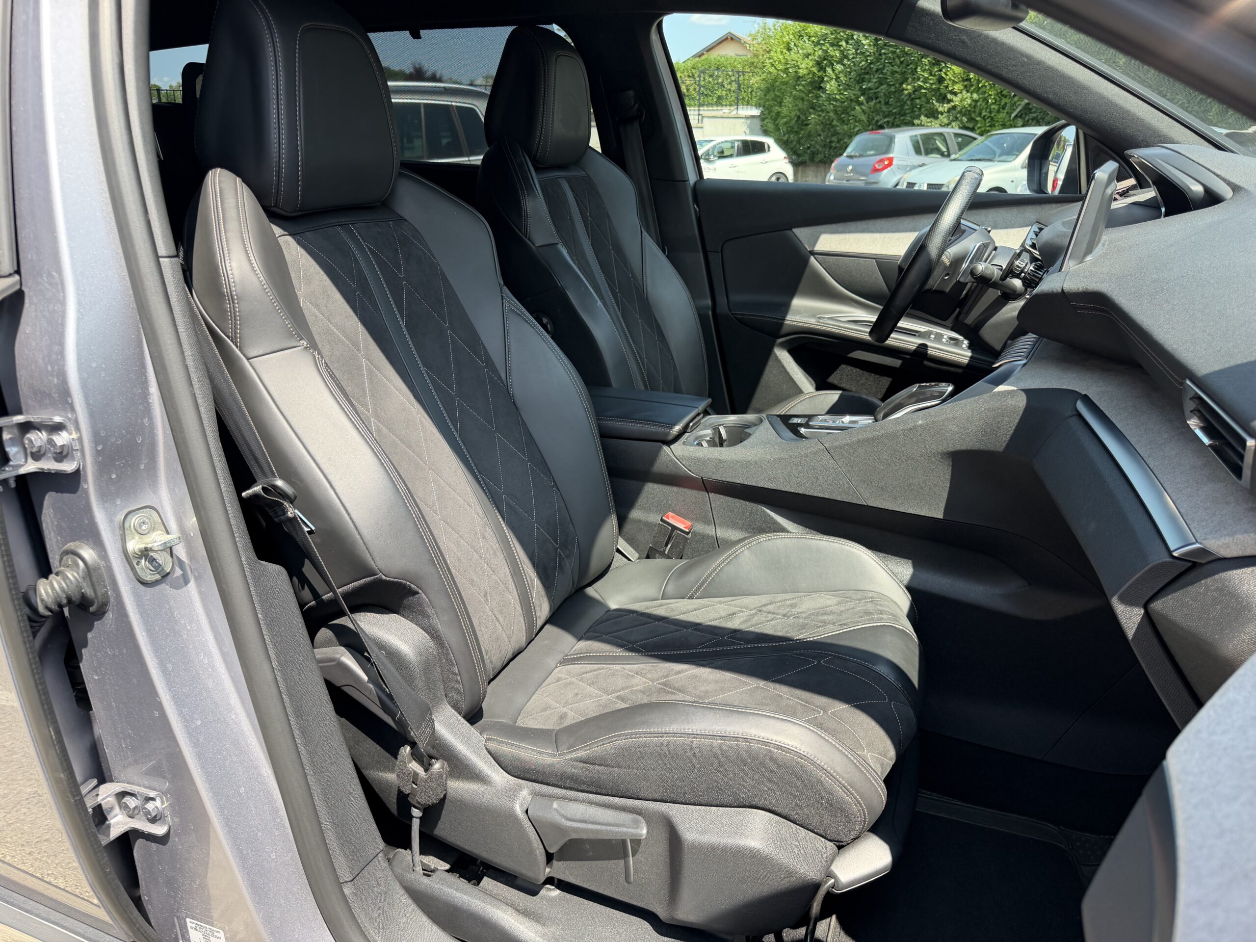 PEUGEOT 5008 GT 2.0 BlueHDi EAT8 S&S 180cv