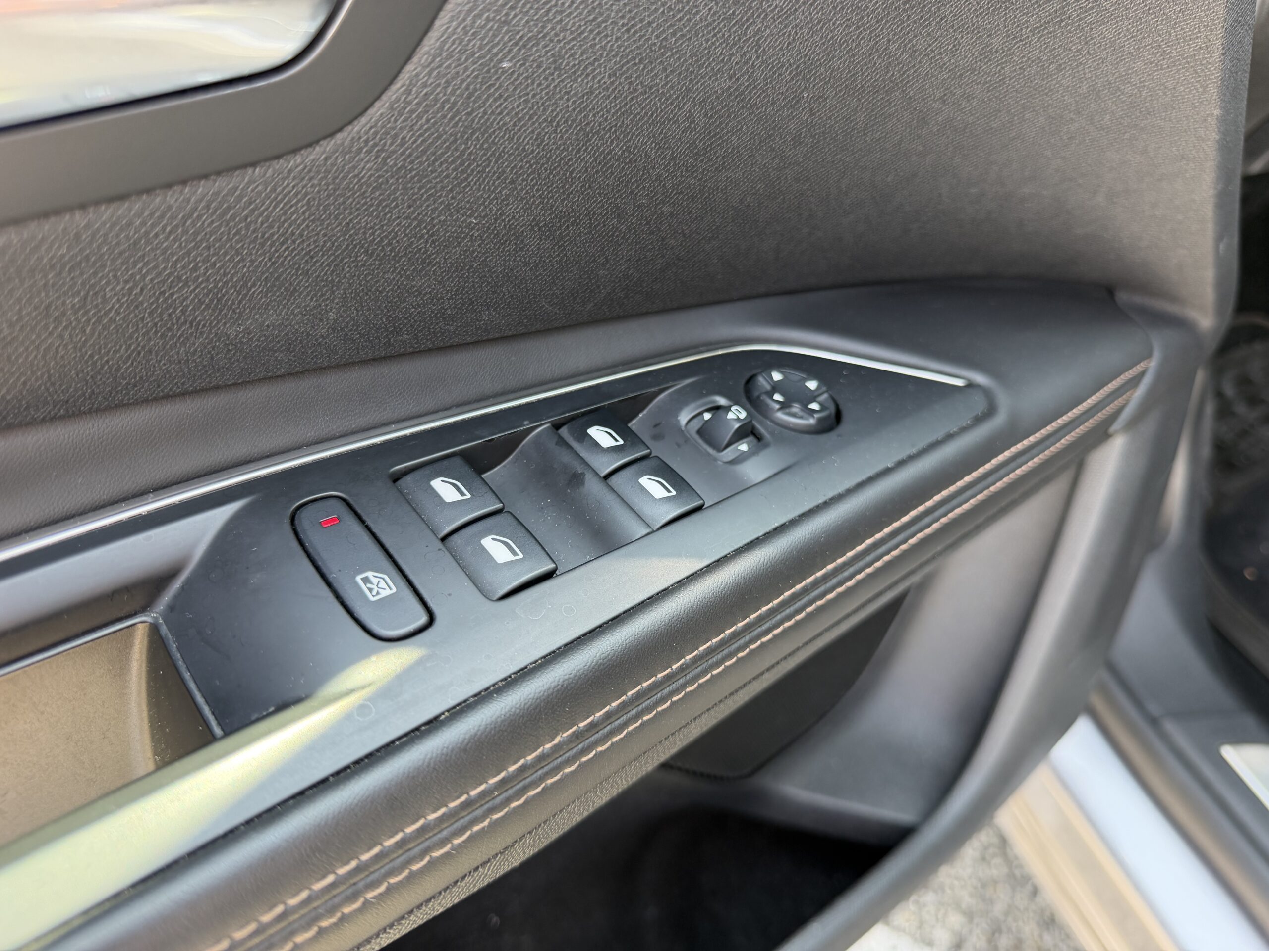 PEUGEOT 5008 GT 2.0 BlueHDi EAT8 S&S 180cv