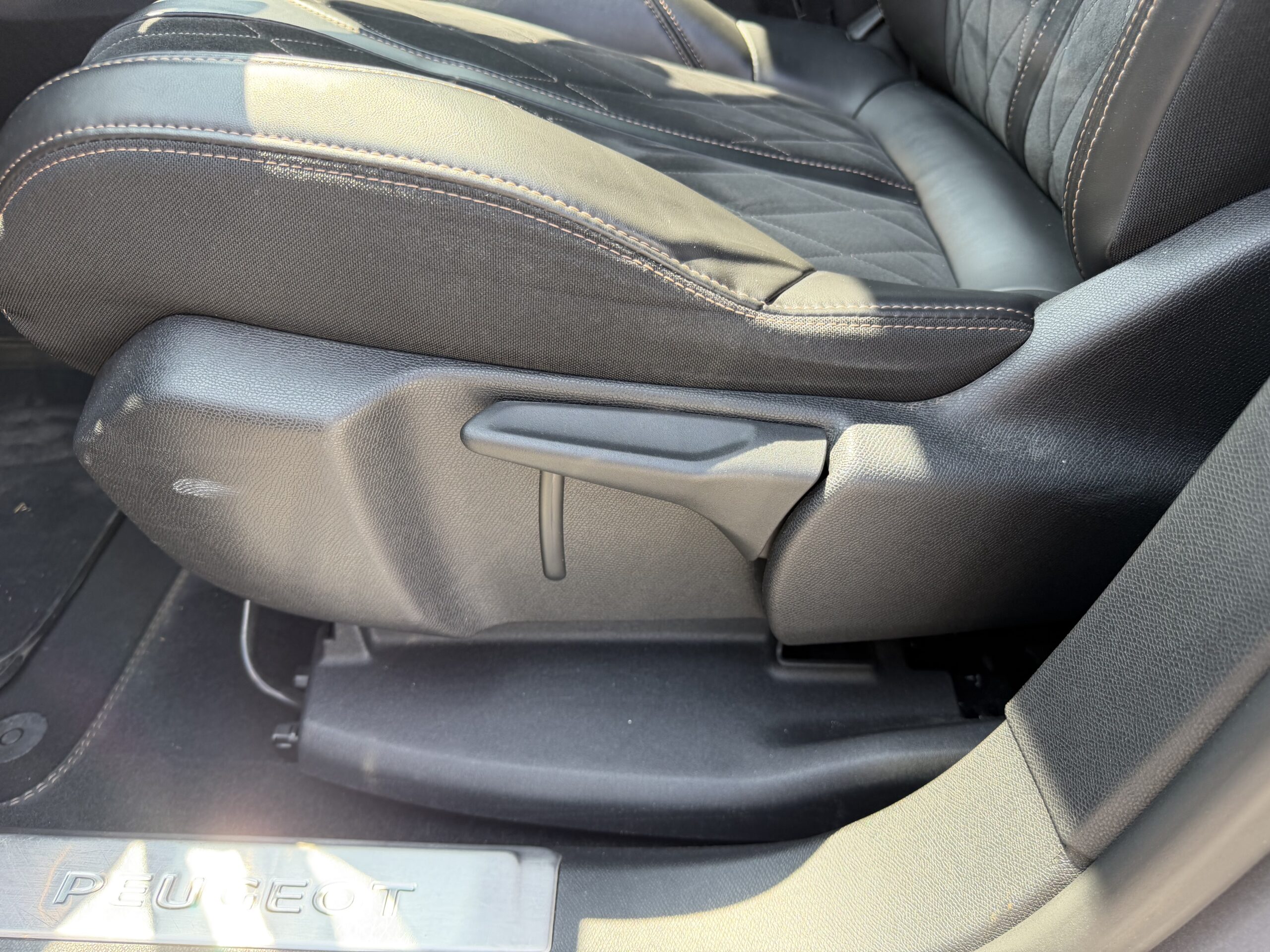 PEUGEOT 5008 GT 2.0 BlueHDi EAT8 S&S 180cv