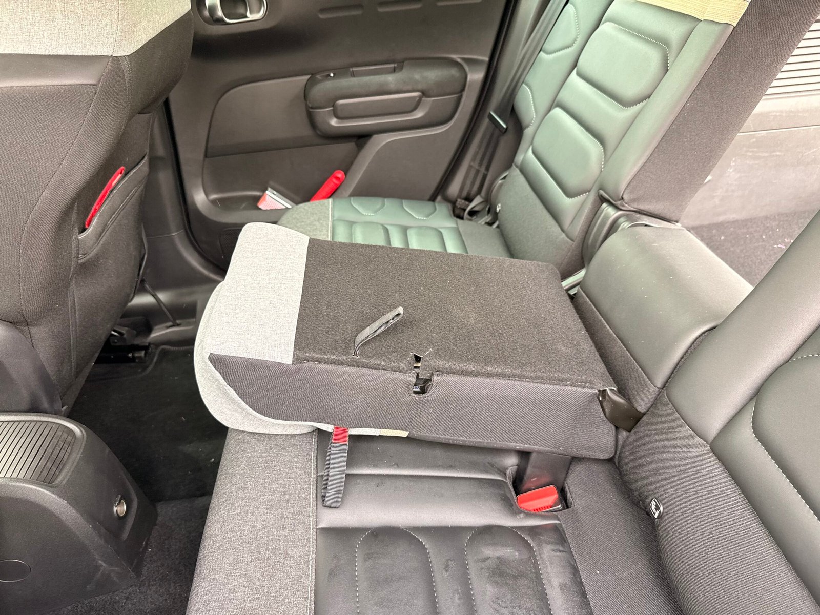 Citroën C3 Aircross Shine 1.2 PureTech 130 ch EAT6 Boite auto / Entretiens en concession
