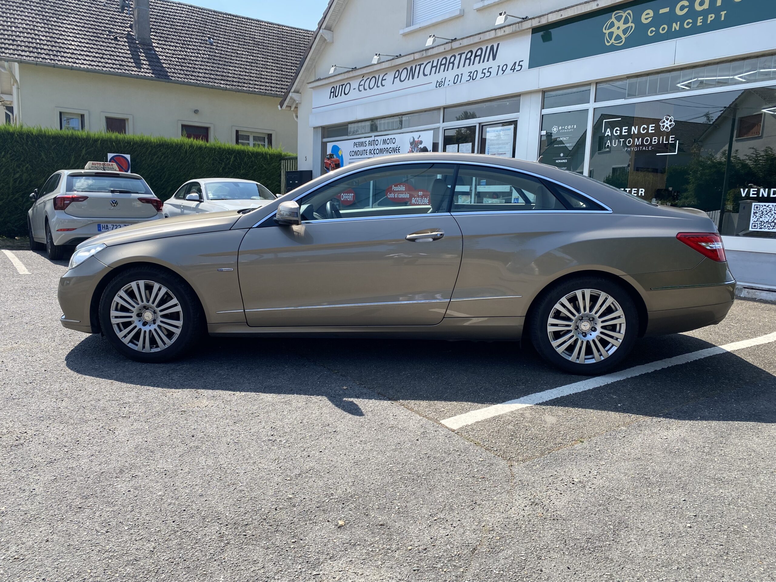 MERCEDES-BENZ Classe E Coupé Executive 350 CGI 3.5 V6 7G-TRONIC BlueEFFICIENCY 292 cv Boîte auto
