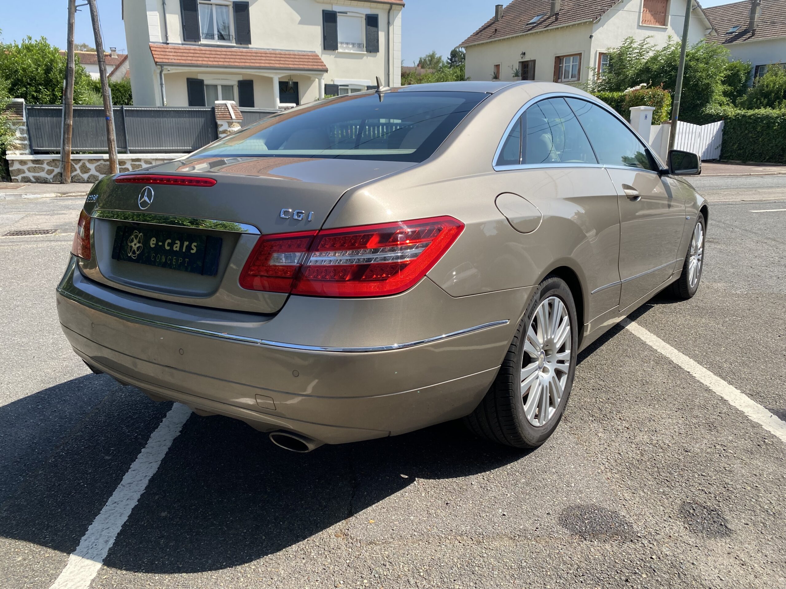 MERCEDES-BENZ Classe E Coupé Executive 350 CGI 3.5 V6 7G-TRONIC BlueEFFICIENCY 292 cv Boîte auto