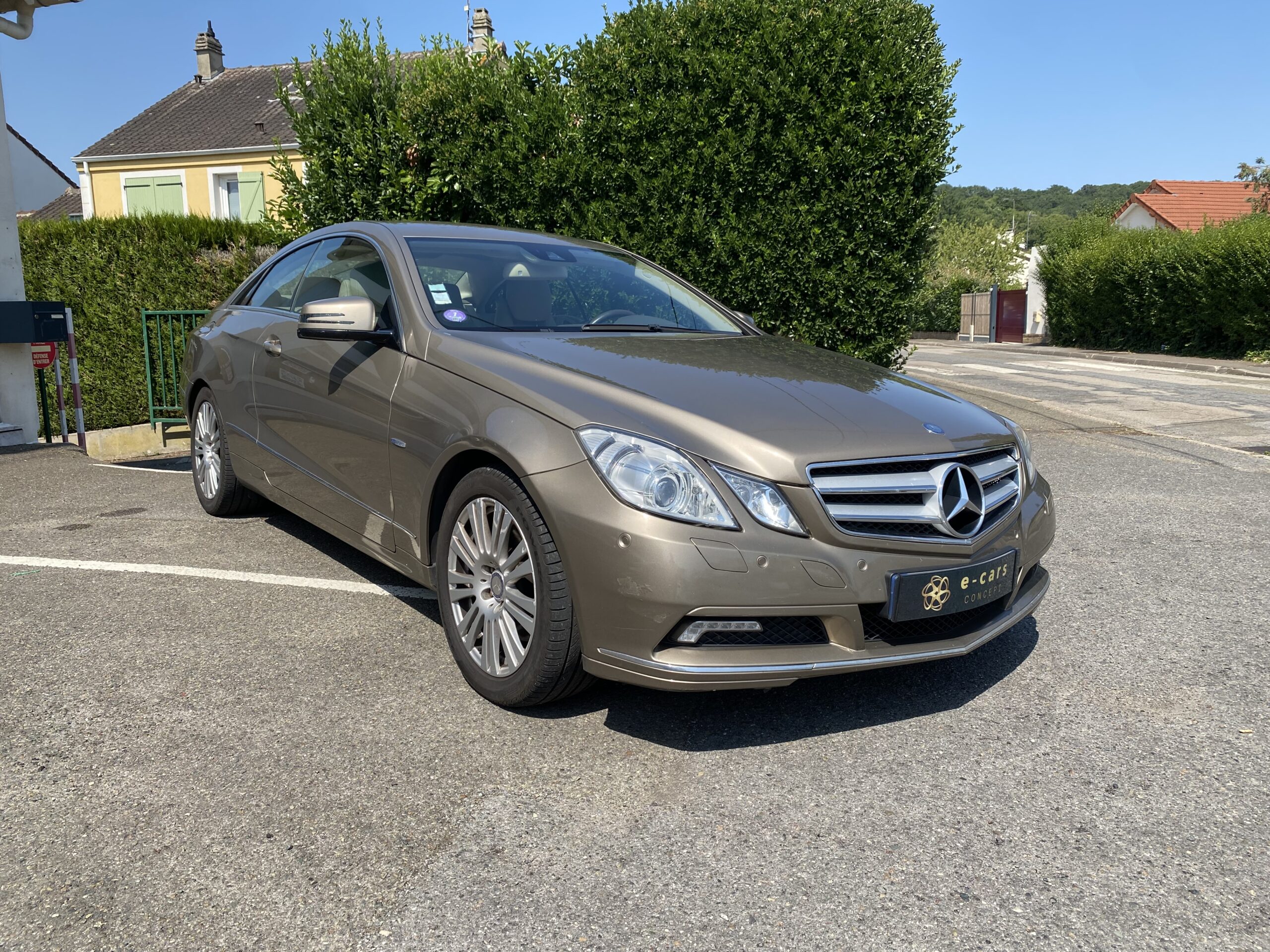 MERCEDES-BENZ Classe E Coupé Executive 350 CGI 3.5 V6 7G-TRONIC BlueEFFICIENCY 292 cv Boîte auto