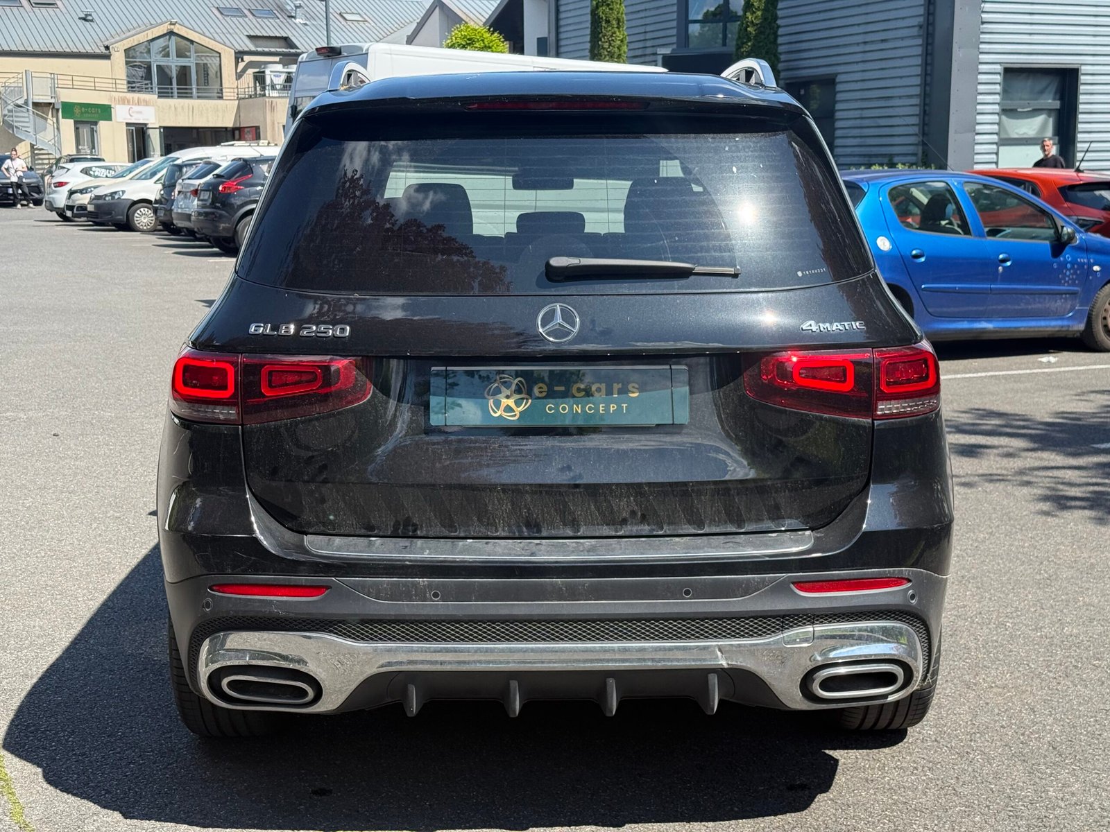 MERCEDES GLB 250 4MATIC AMG LINE 8G-DCT