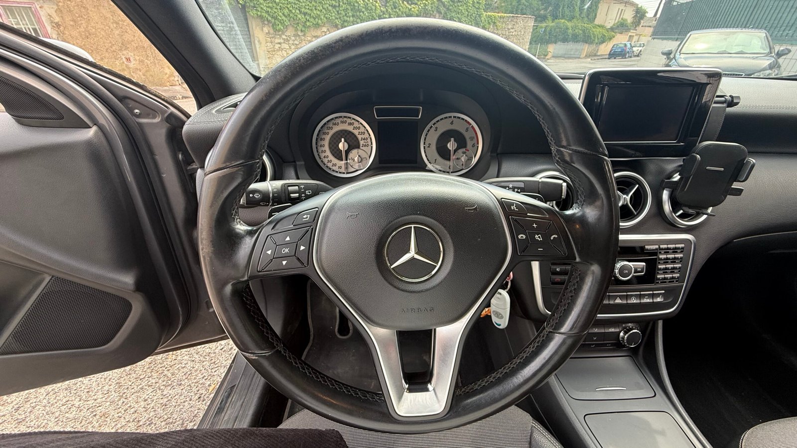 MERCEDES-BENZ CLASSE A 180 d FASCINATION 7G-DCT