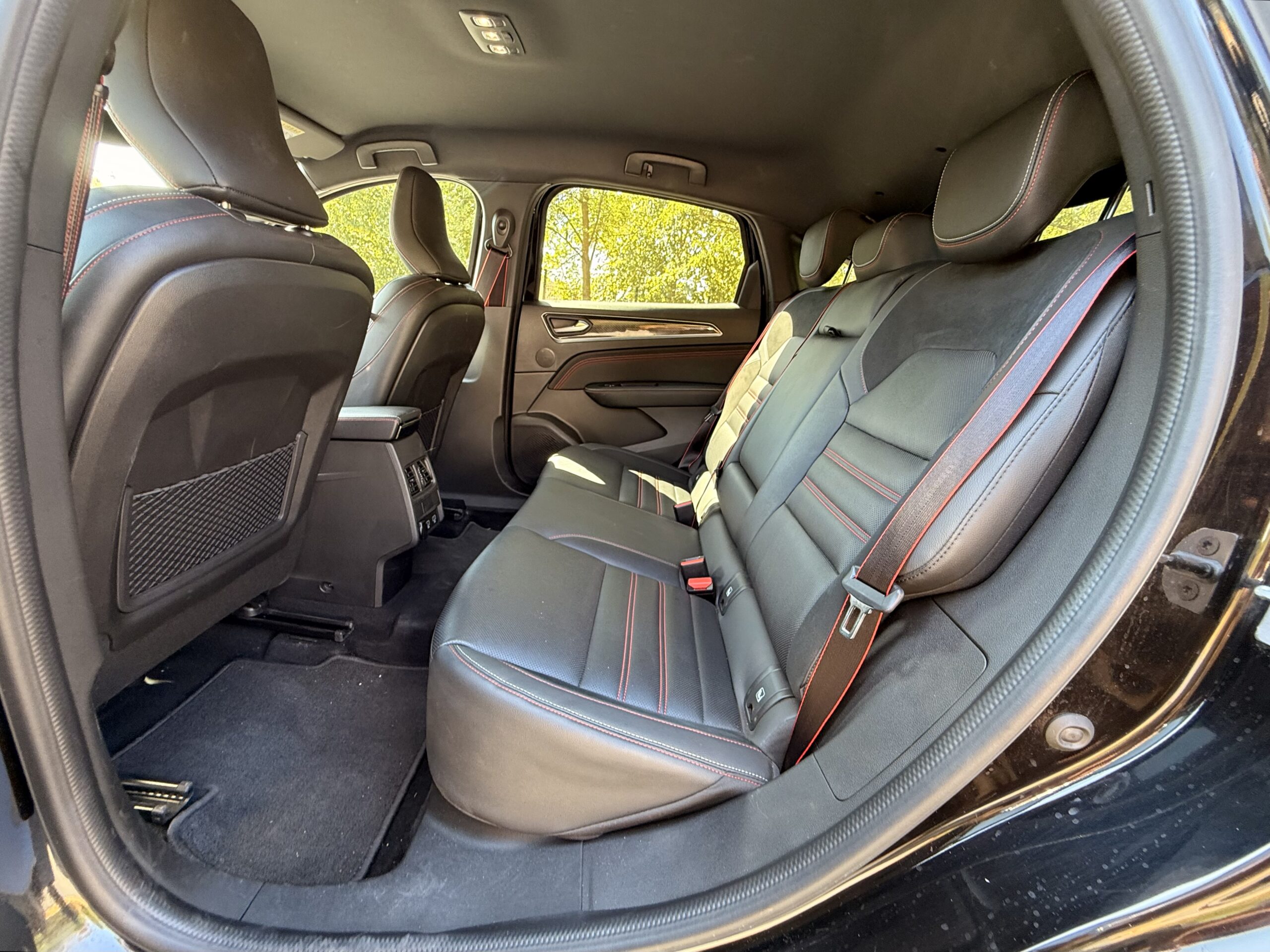RENAULT Arkana E-TECH 1.6 i 145 Hybrid Boîte auto / RS line