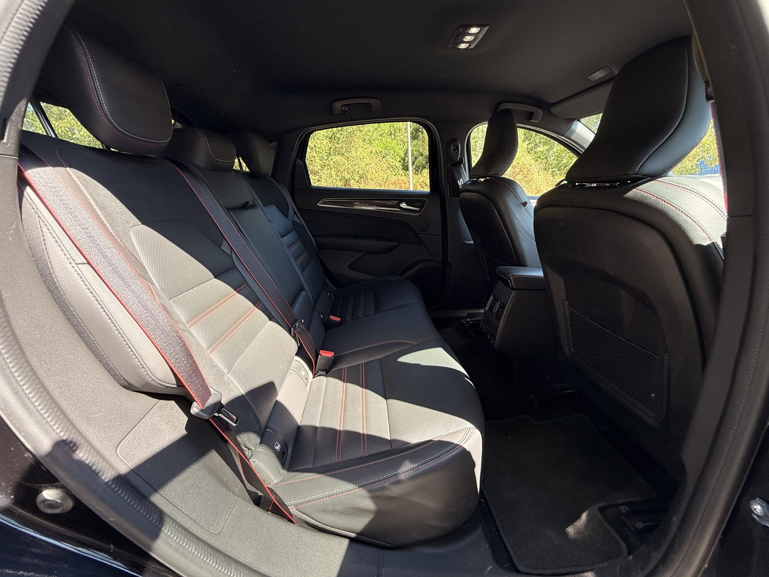 RENAULT Arkana E-TECH 1.6 i 145 Hybrid Boîte auto / RS line