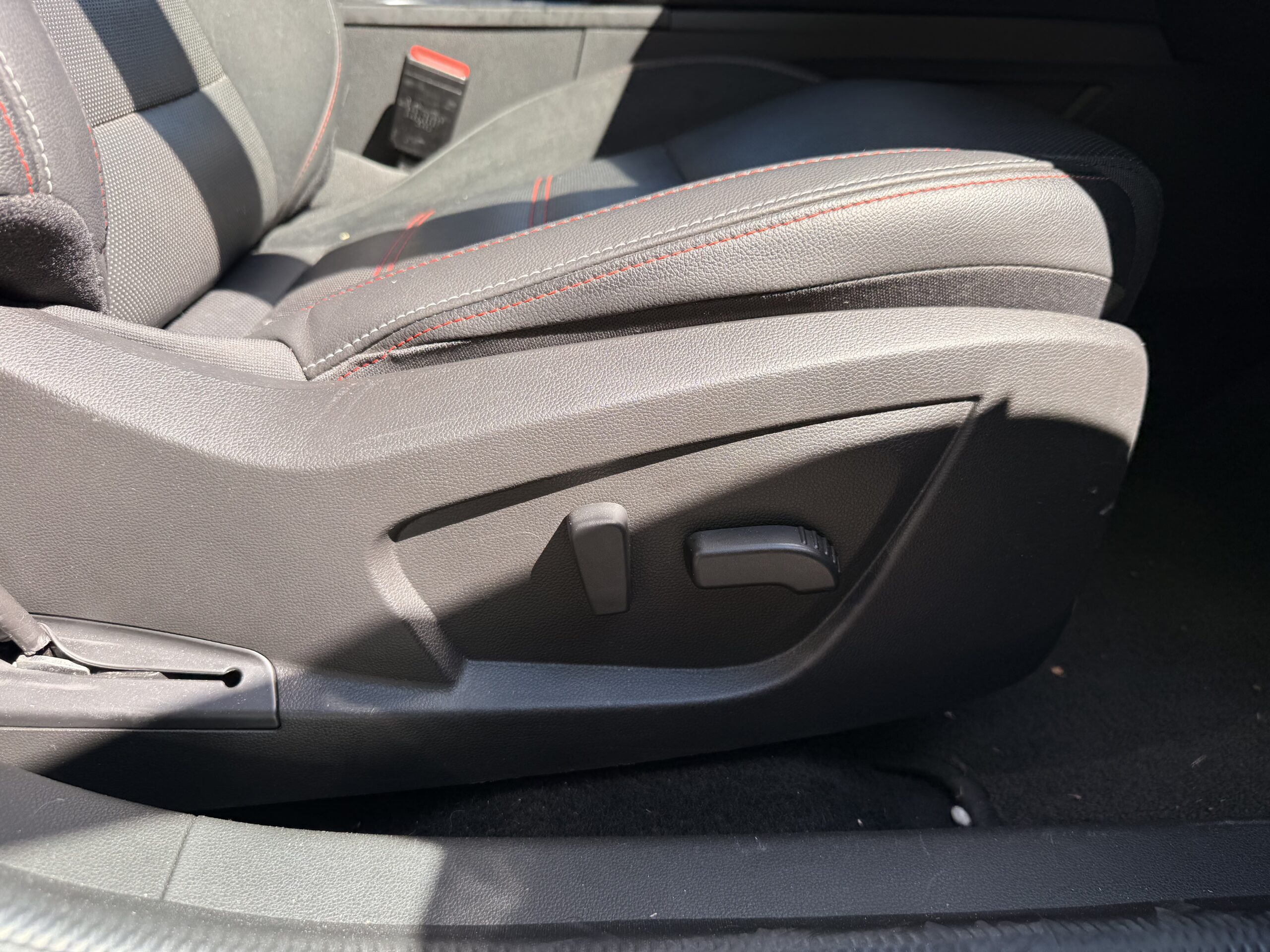 RENAULT Arkana E-TECH 1.6 i 145 Hybrid Boîte auto / RS line