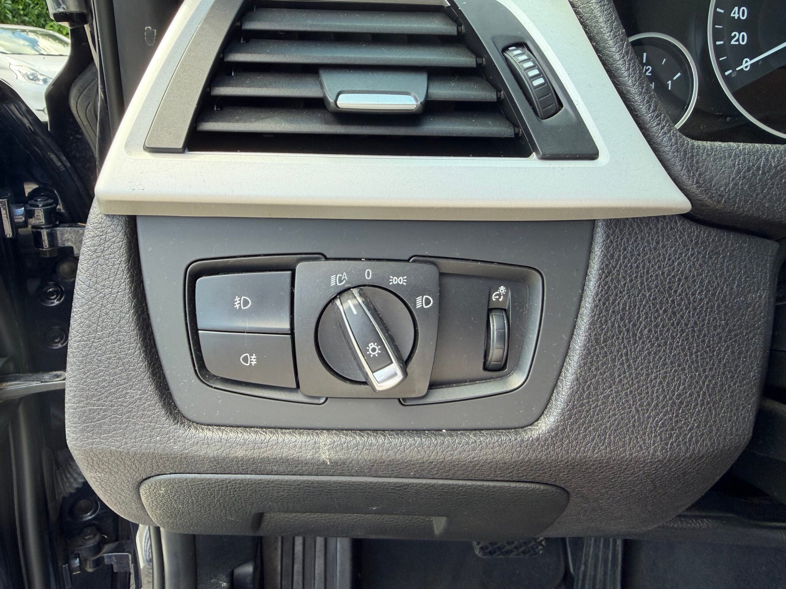 BMW Série 3 F30 Berline 318d 2.0 d 16V 150 cv