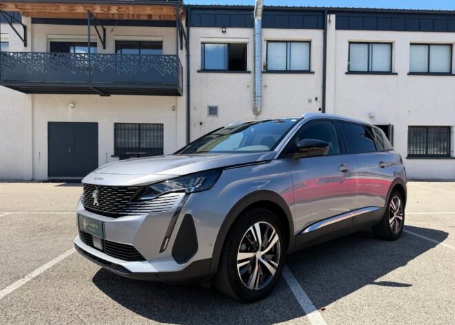 PEUGEOT 5008 II 1.2 Hybrid e-DSC6 136 cv Boîte auto