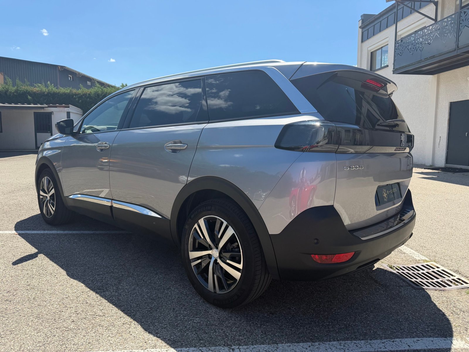 PEUGEOT 5008 II 1.2 Hybrid e-DSC6 136 cv Boîte auto