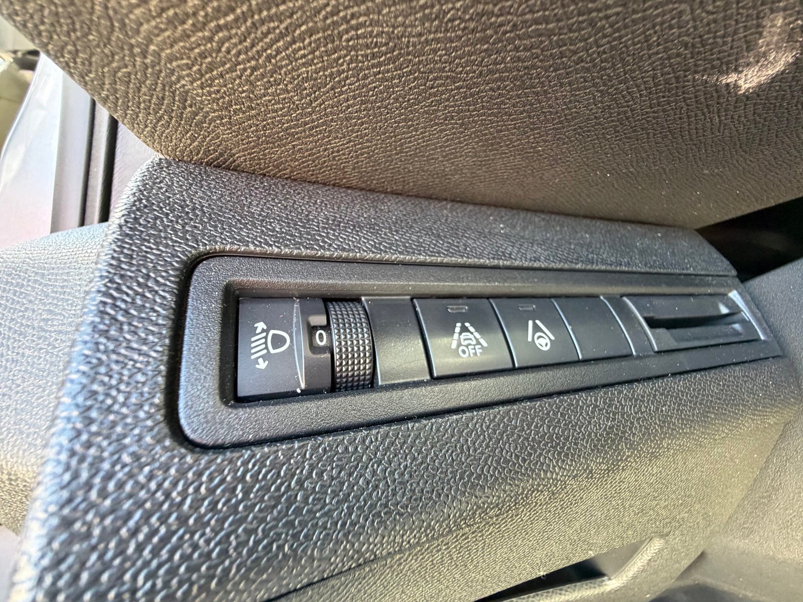 PEUGEOT 5008 II 1.2 Hybrid e-DSC6 136 cv Boîte auto