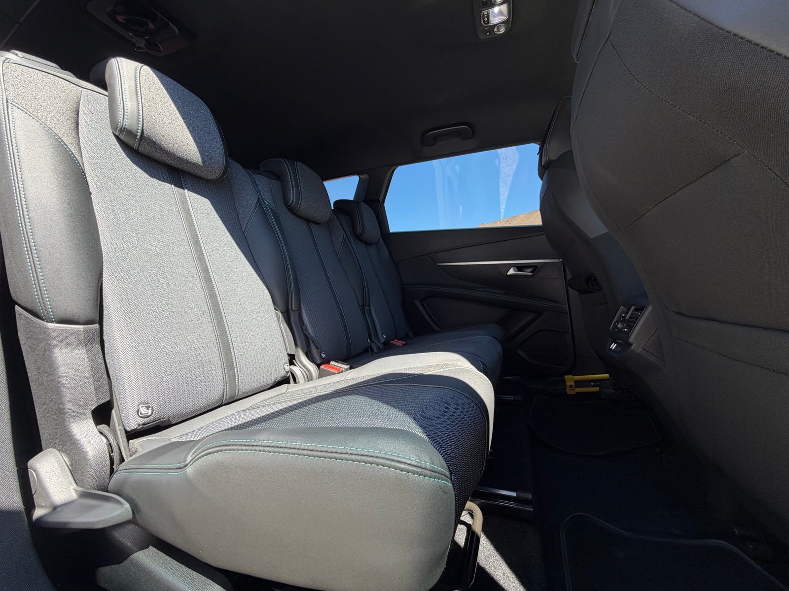 PEUGEOT 5008 II 1.2 Hybrid e-DSC6 136 cv Boîte auto