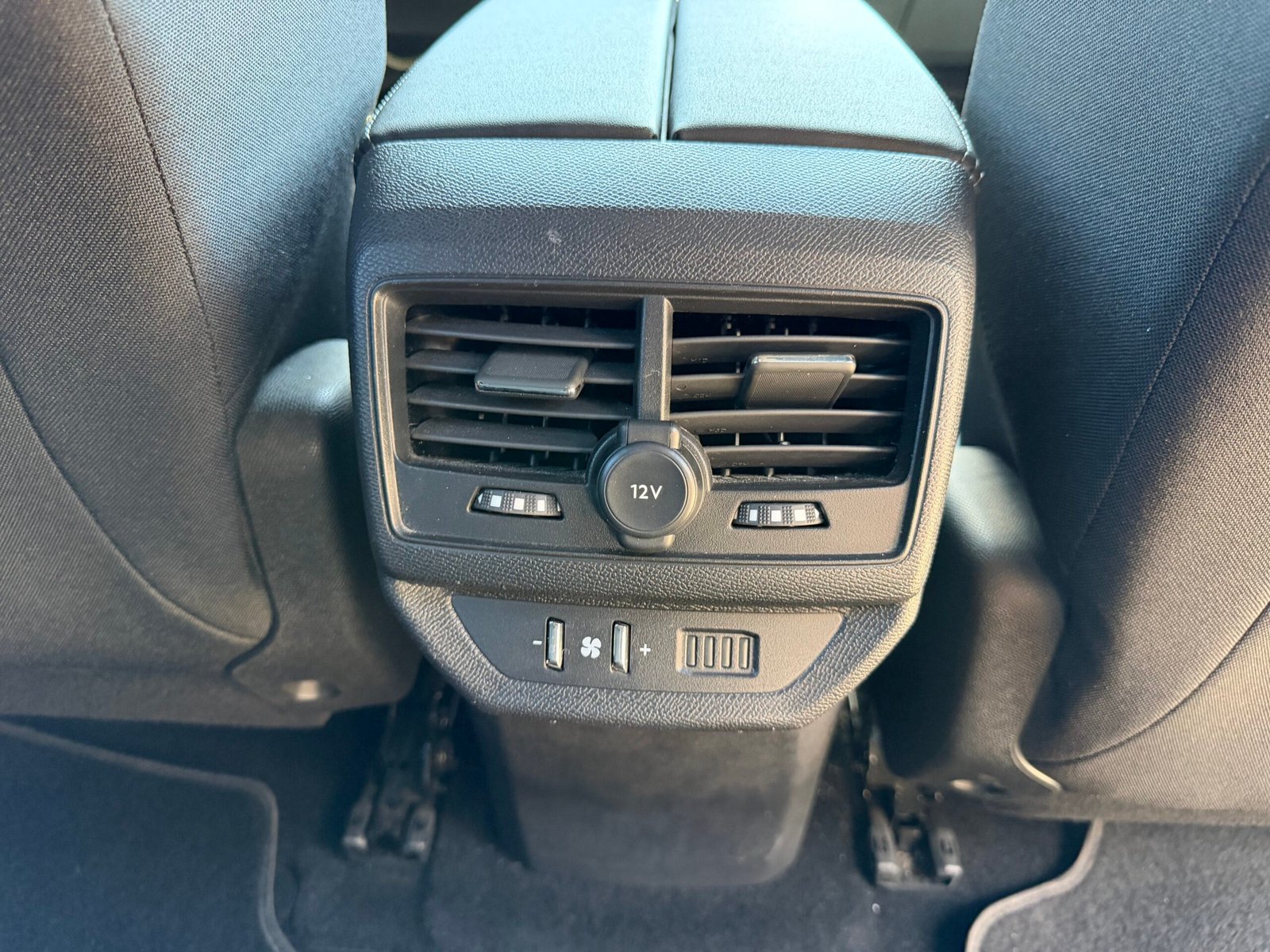PEUGEOT 5008 II 1.2 Hybrid e-DSC6 136 cv Boîte auto