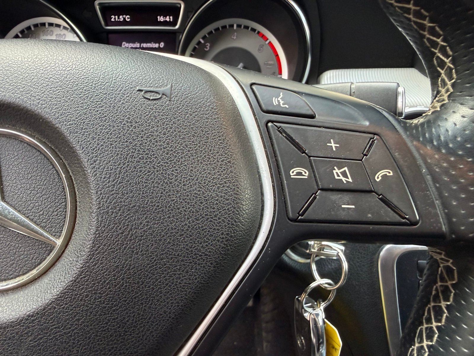 MERCEDES-BENZ Classe GLA 220 2.1 CDi 16V 4MATIC 7G-DCT 170 cv Boîte auto Sensation