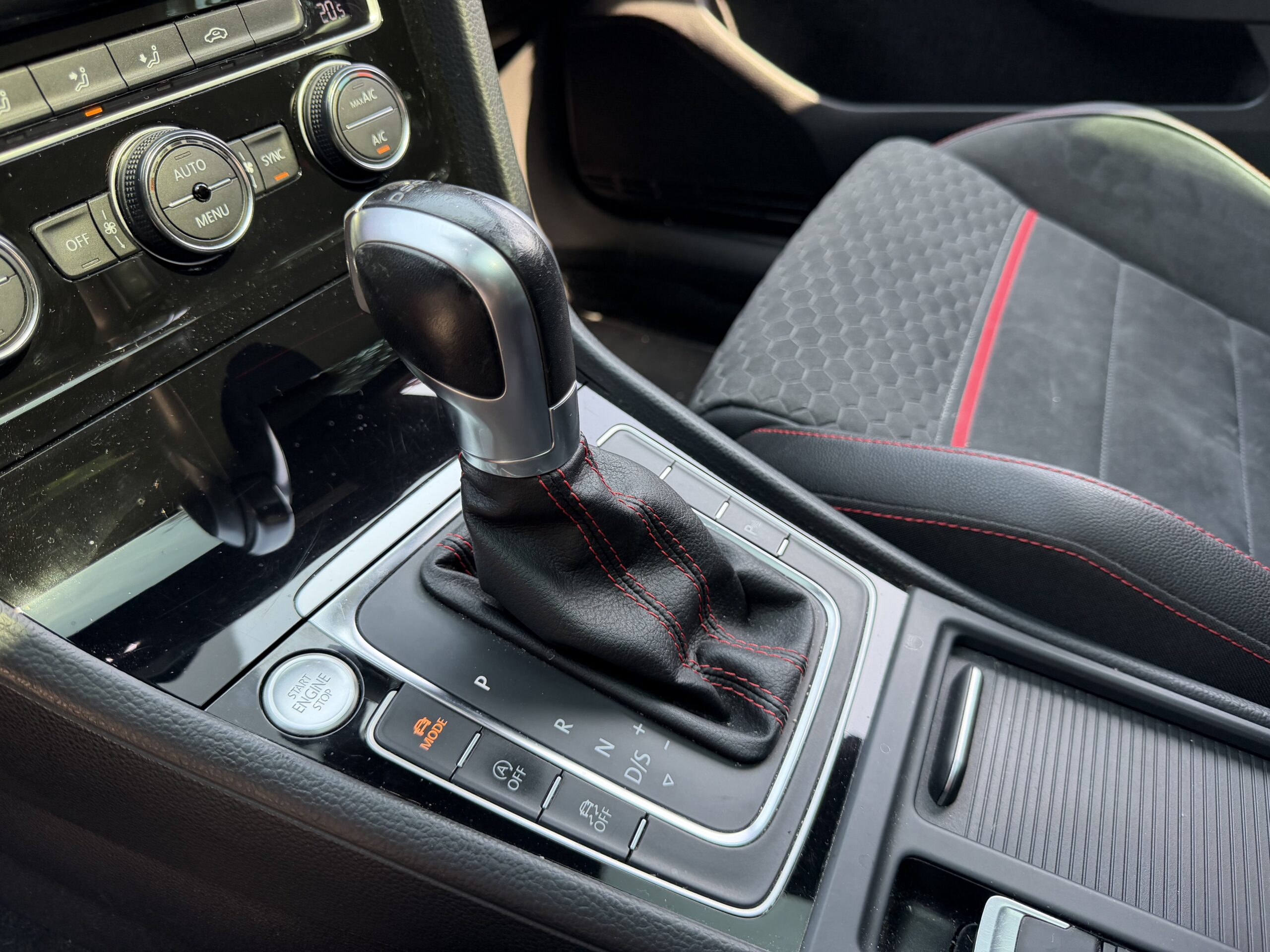 VOLKSWAGEN Golf VII 5 Portes Phase 2 2.0 TFSi GPF 16V DSG7 245 cv Boîte auto AVEC STAGE 1 GTI