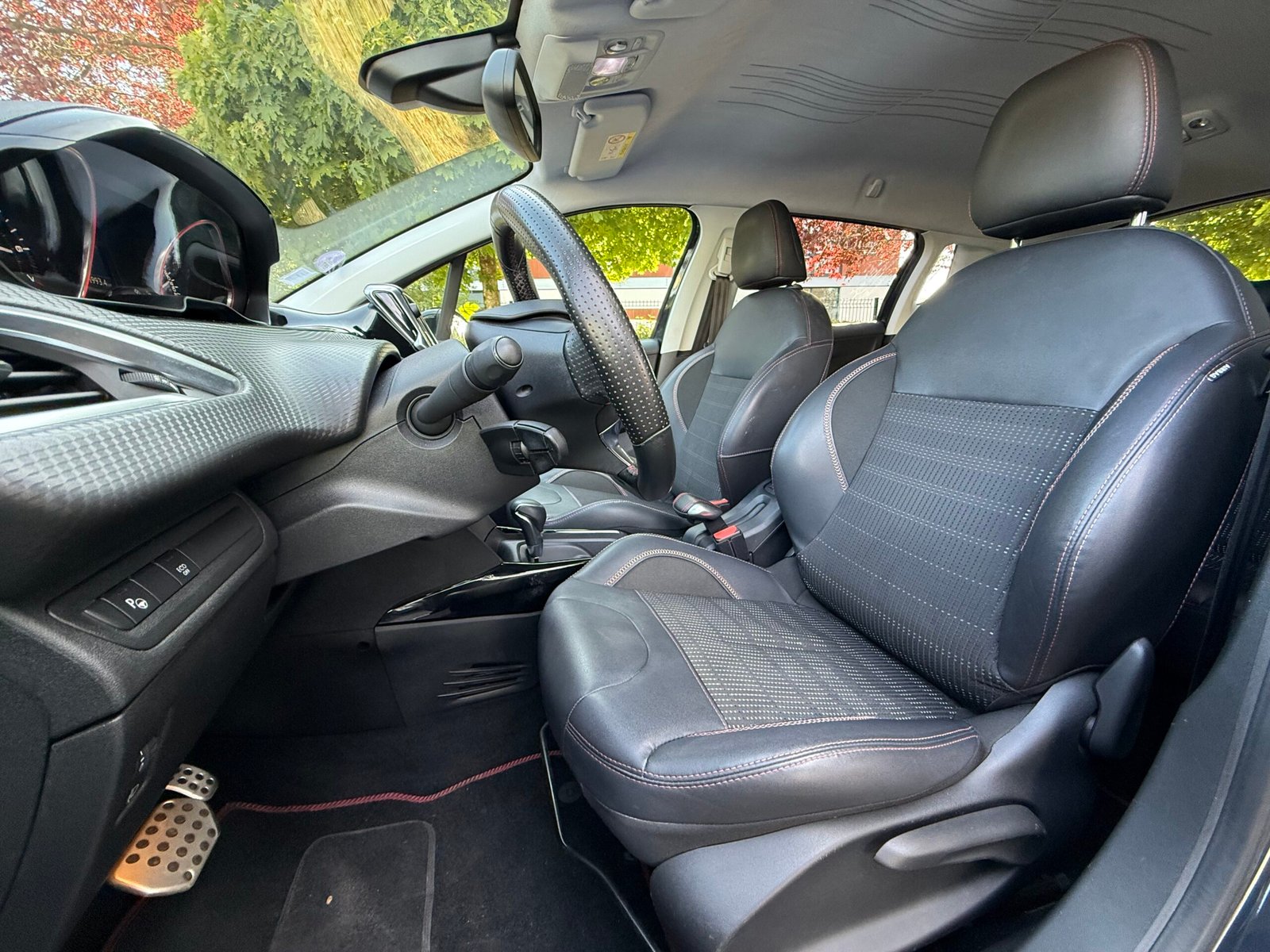 PEUGEOT 2008 GT Line 5HB 1.2 THP Puretech 12V FAP S&S EAT6 110 cv Boîte auto