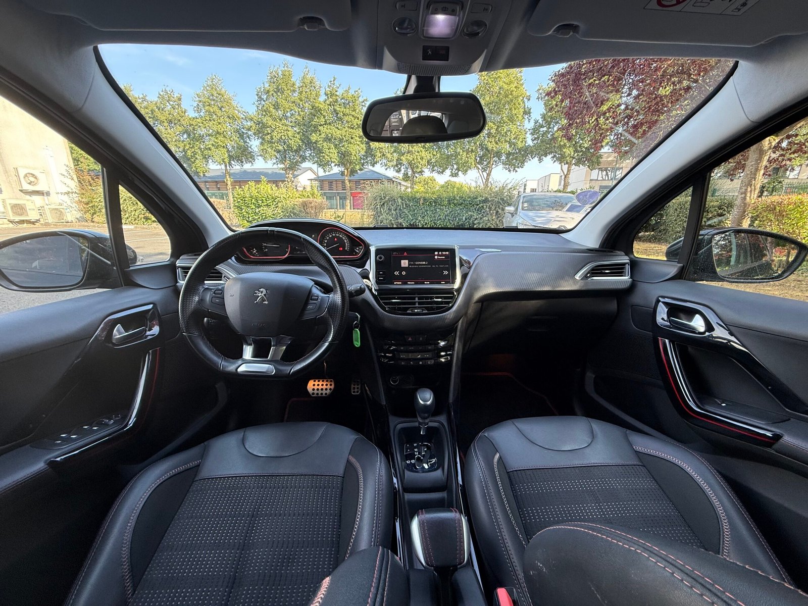 PEUGEOT 2008 GT Line 5HB 1.2 THP Puretech 12V FAP S&S EAT6 110 cv Boîte auto